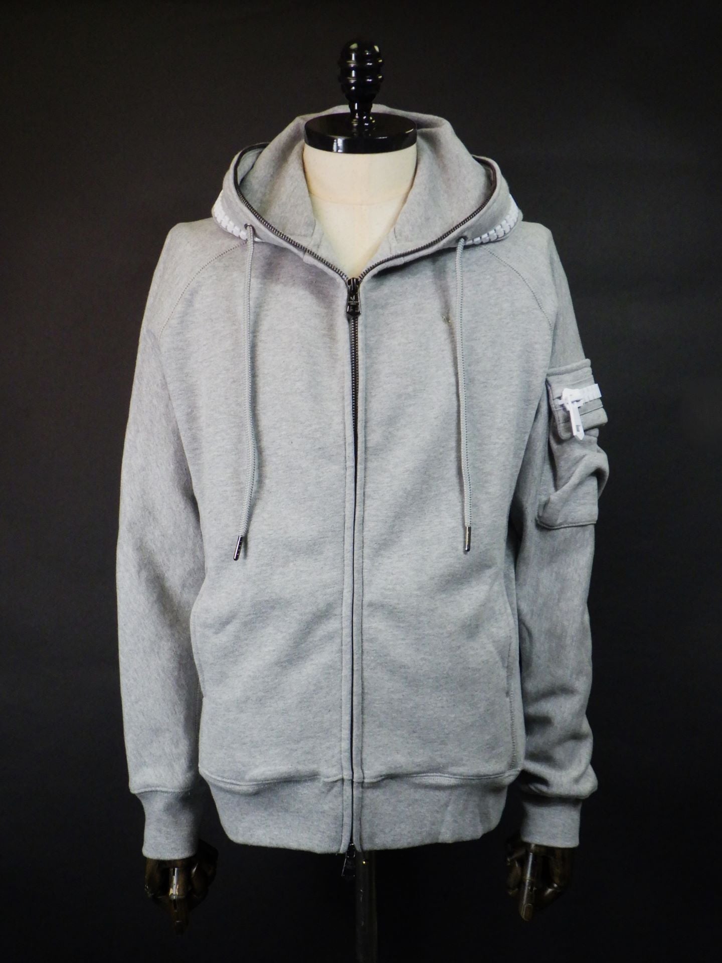 1PIU1UGUALE3 RELAX ビッグファスナーカーゴポケットスウェットパーカー USO-25115-GRY