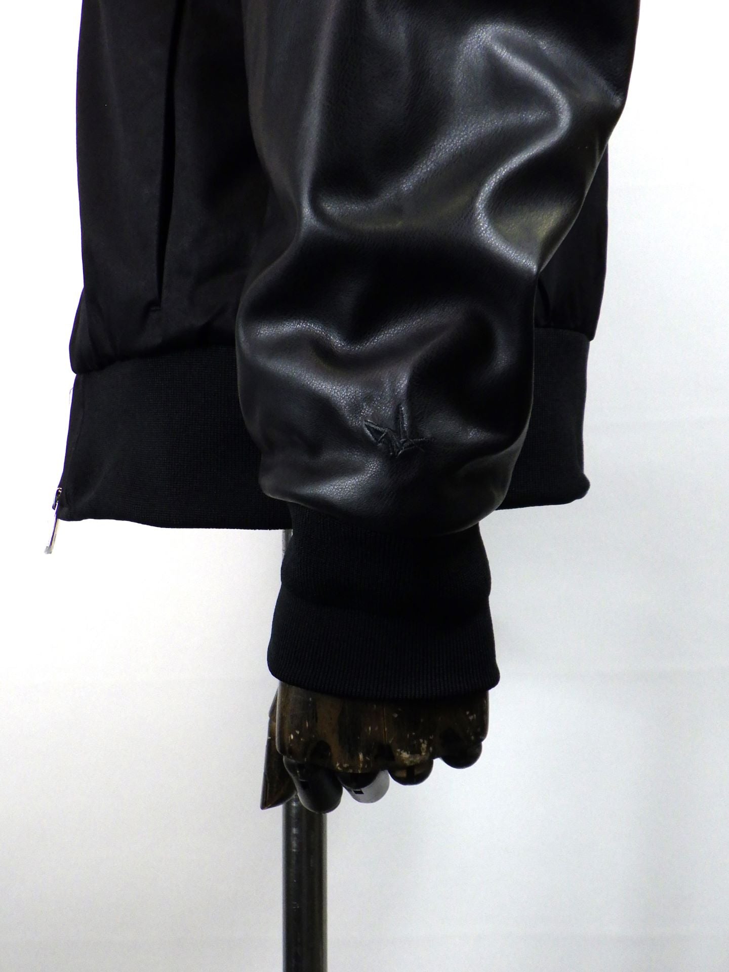 1PIU1UGUALE3 RELAX ブライトストレッチクレイジーブルゾン USO-25150-BK