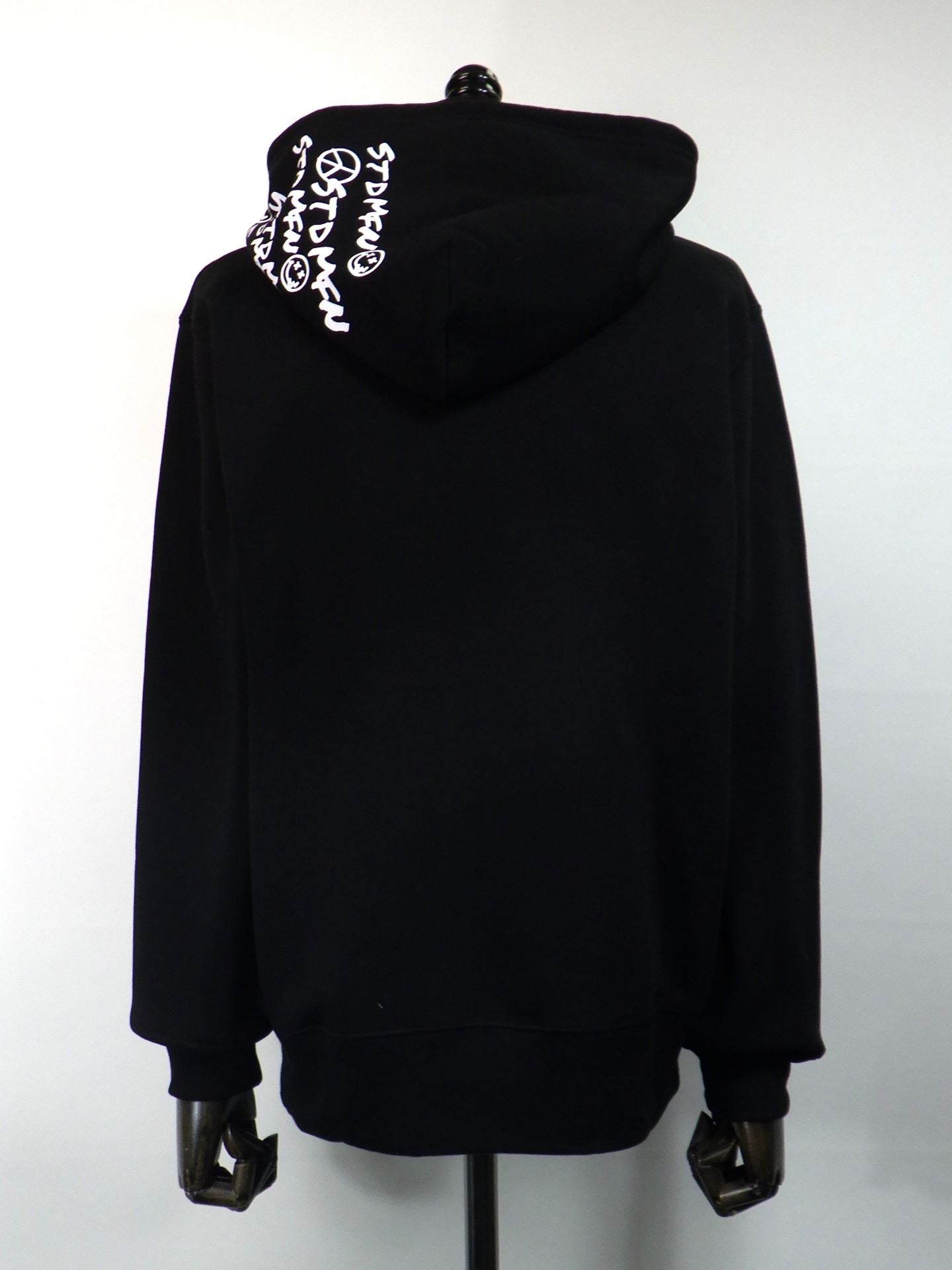 STUD MUFFIN TC裏毛起毛 カートベアボアパッチワーク&ロゴプリント プルパーカー 524-02831-BK