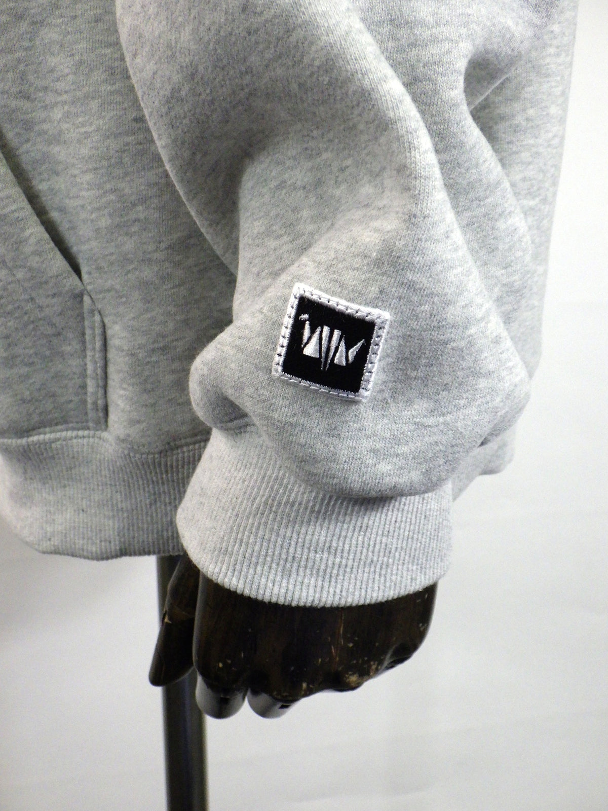 Liberaiders EMBROIDERY HOODIE 733012603-GRY