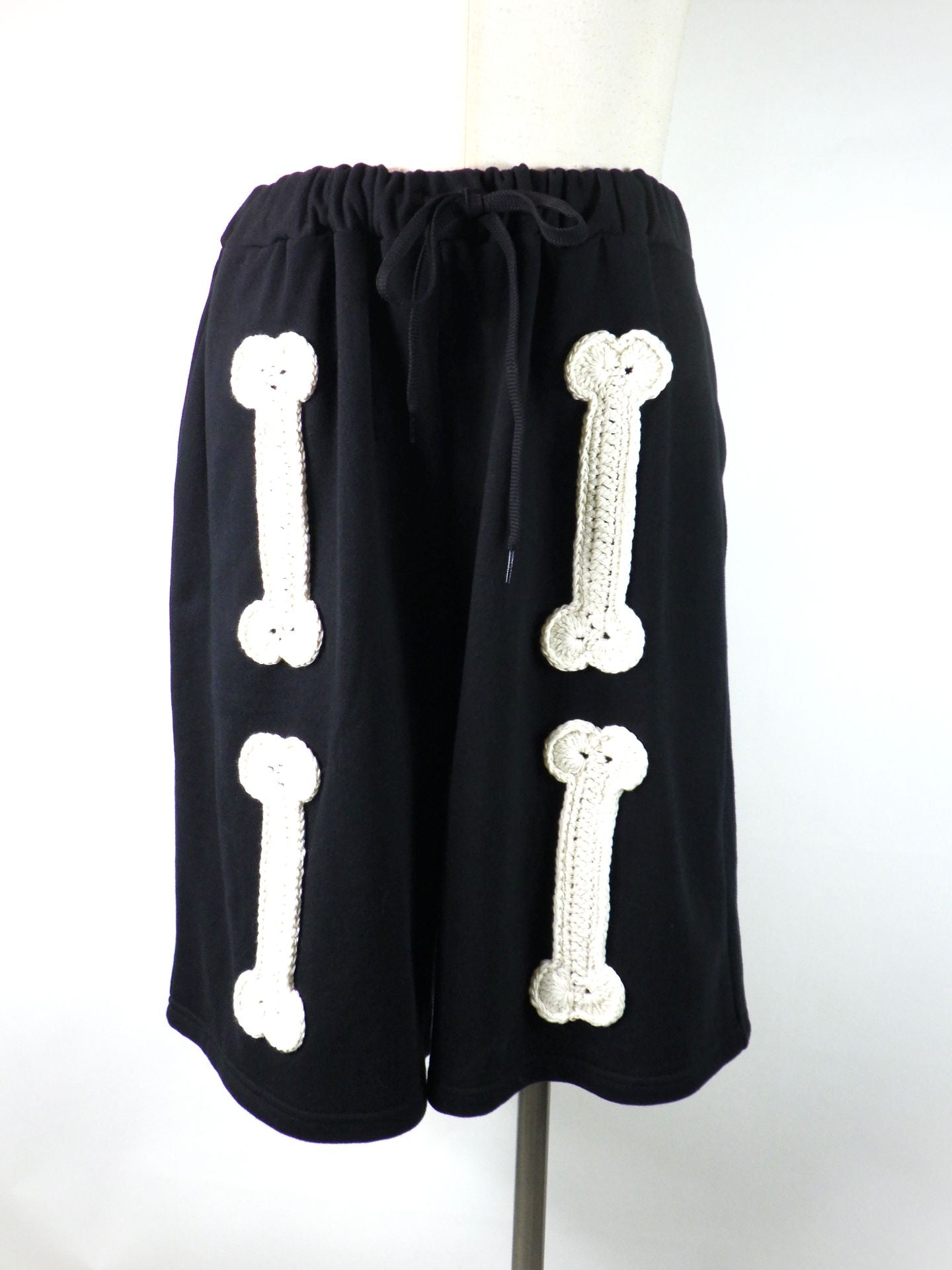 DISCOVERED ボーンクロシェットスウェットショートパンツ DC-SS26-CU-08