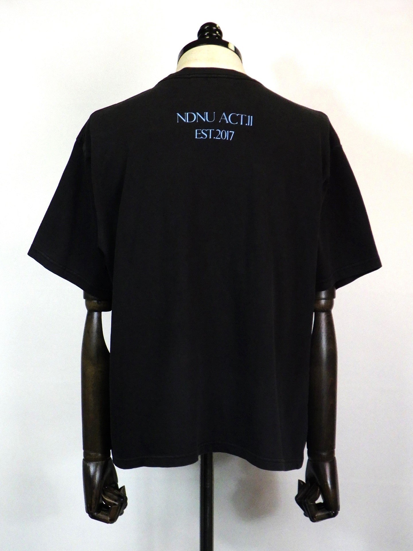NIL DUE / NIL UN TOKYO フェイデッドアシッドスマイルTシャツ