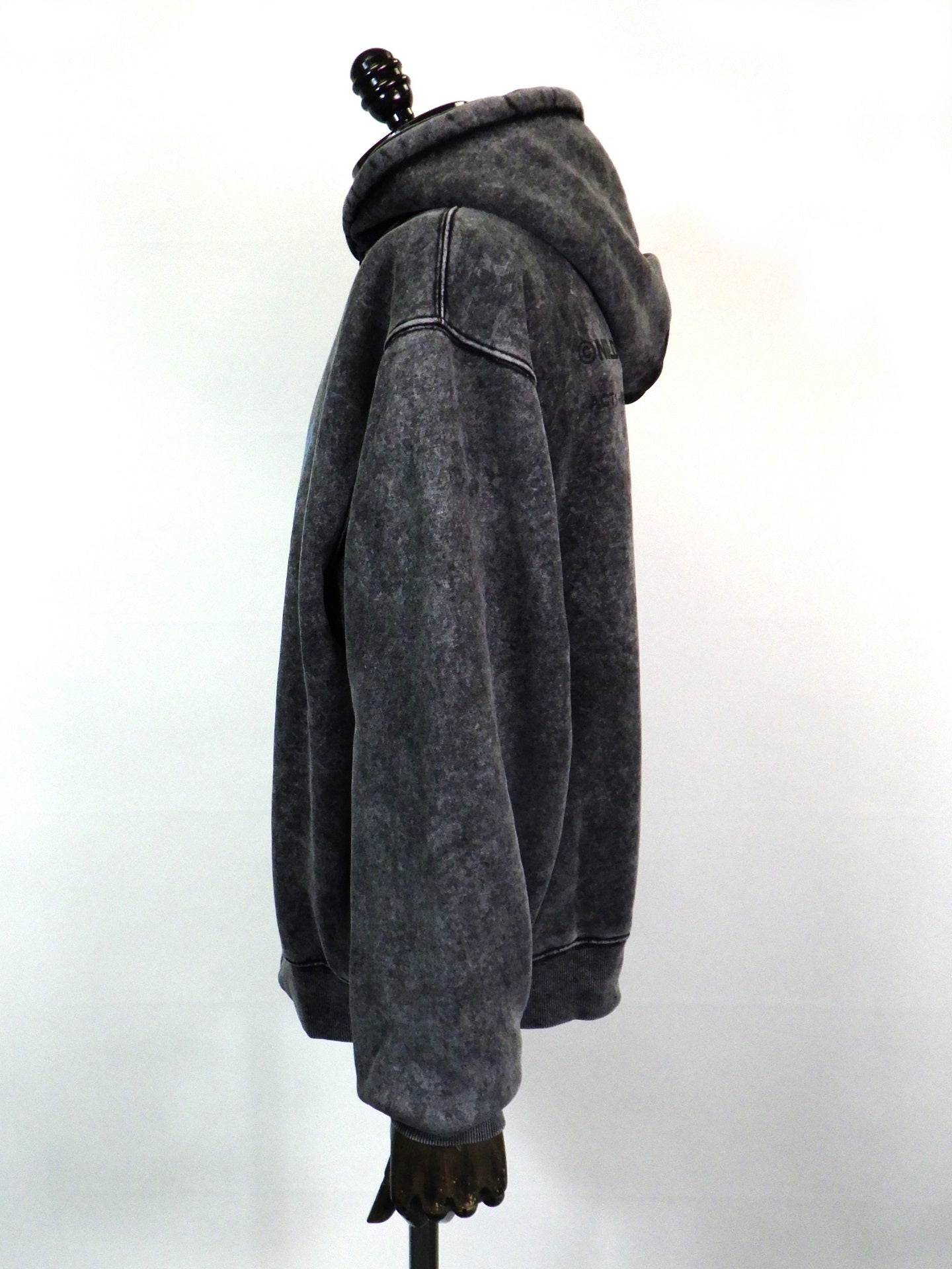 NIL DUE / NIL UN TOKYO フェイデッドブリーチフーディ NL