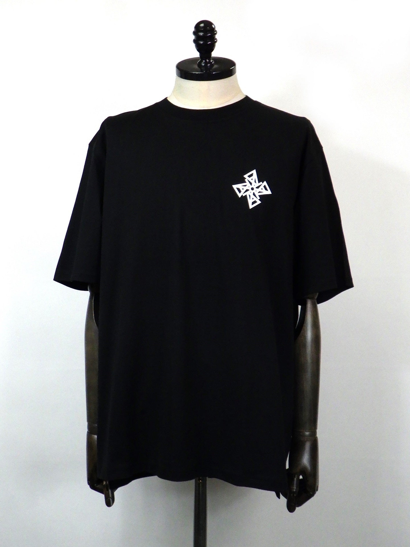 ANREALAGE　WIND AZ ロゴTシャツ　AZ251CC1039-BK