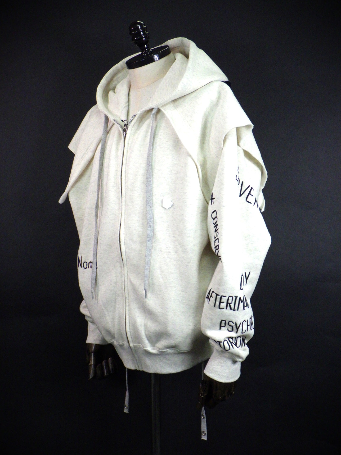SEVESKIG　I Normie Zip Hoodie　SW-SV-NRA-1001-WH
