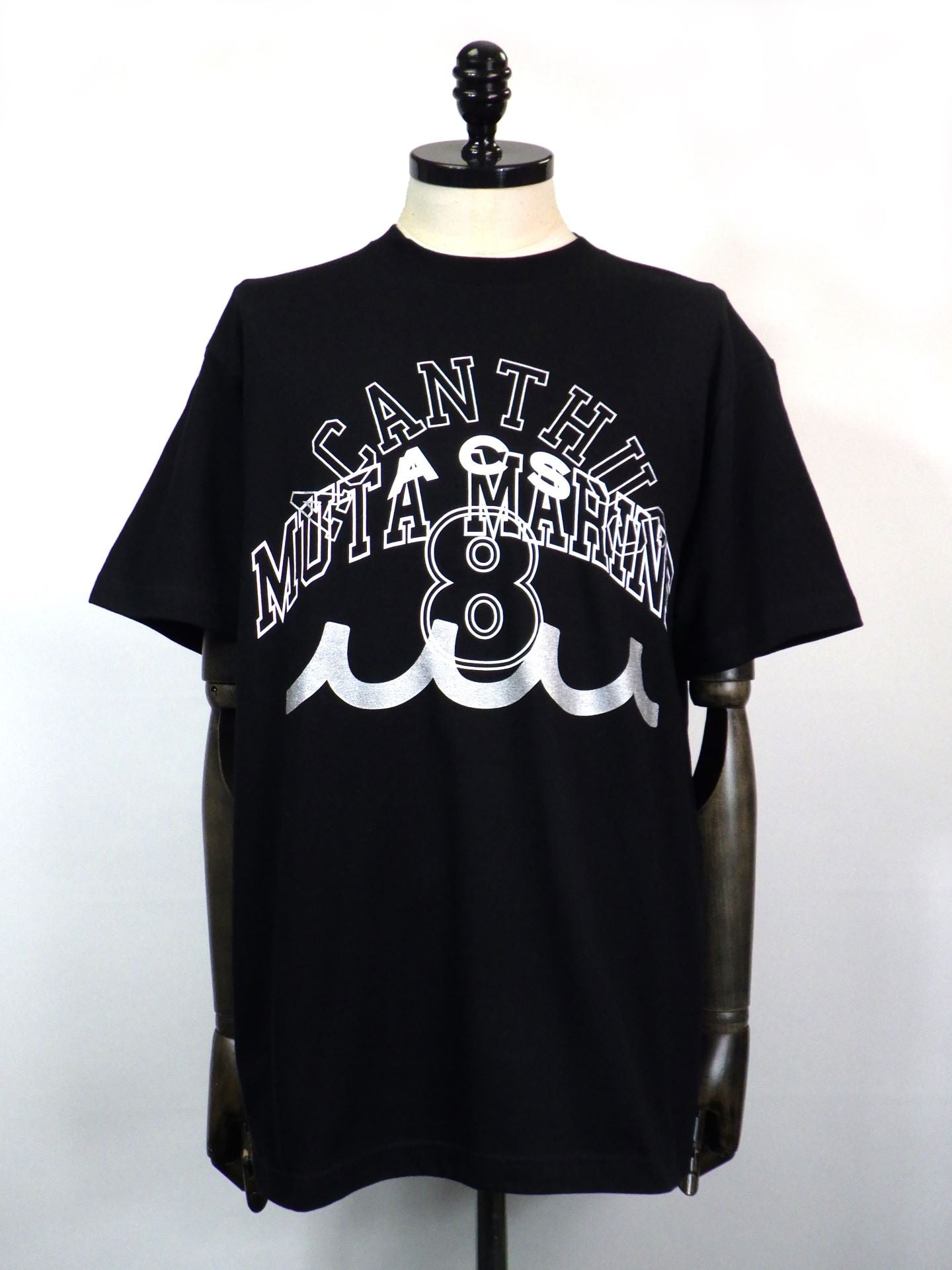 ACANTHUS×muta MARINE　マルチロゴ Tシャツ　MA2511-BK