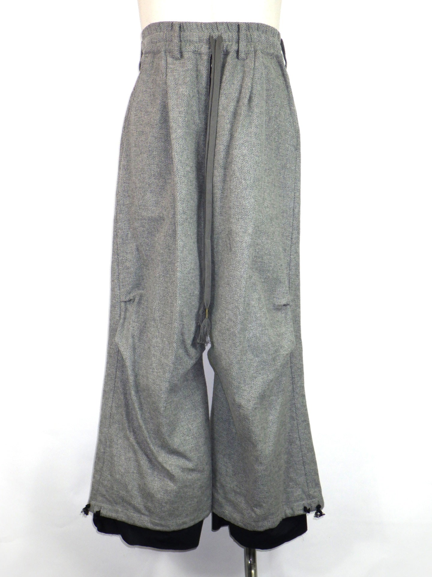 prasthana　brushed twill knee tuck pants　P-2303002A-H.GY