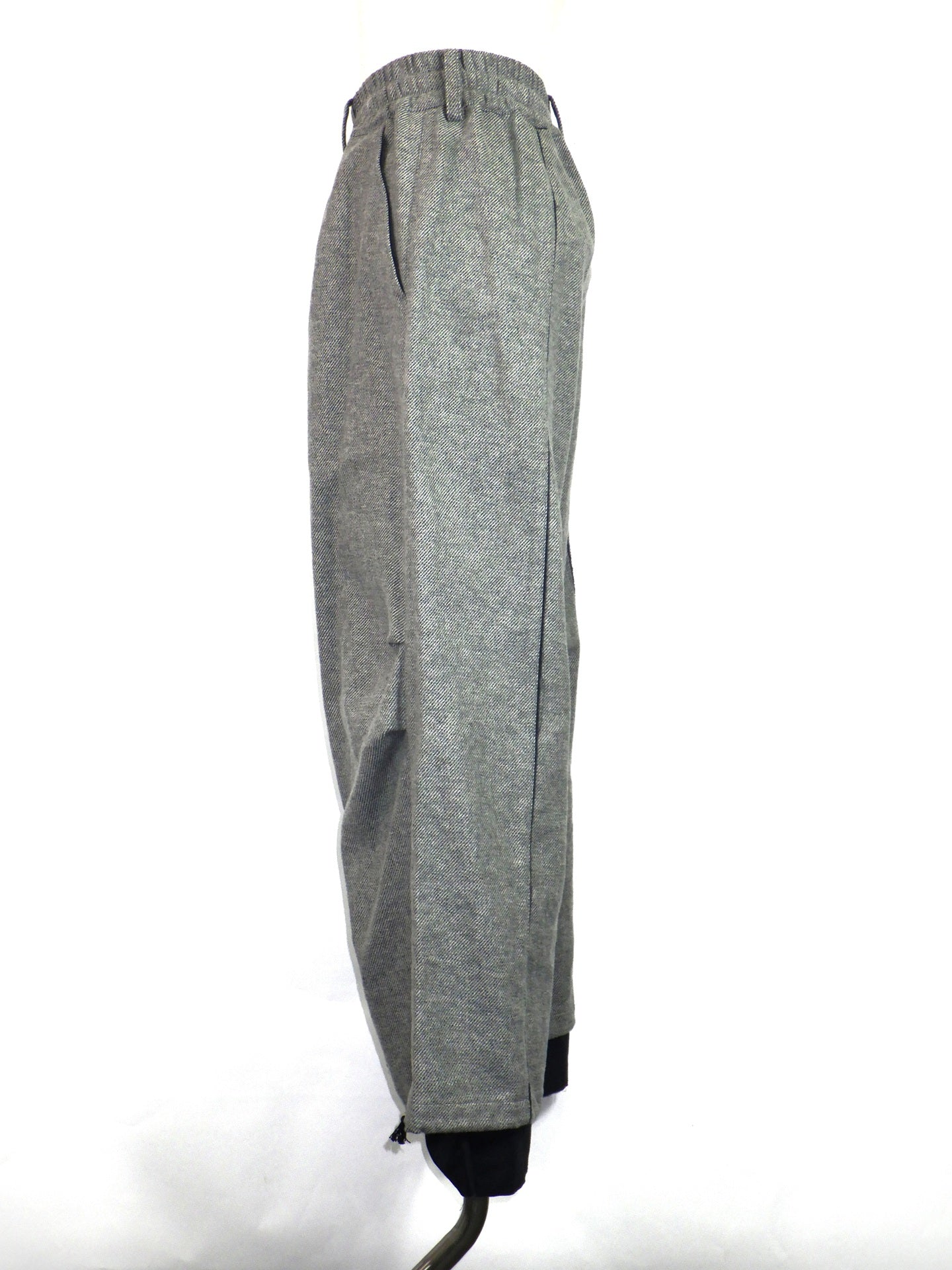 prasthana　brushed twill knee tuck pants　P-2303002A-H.GY