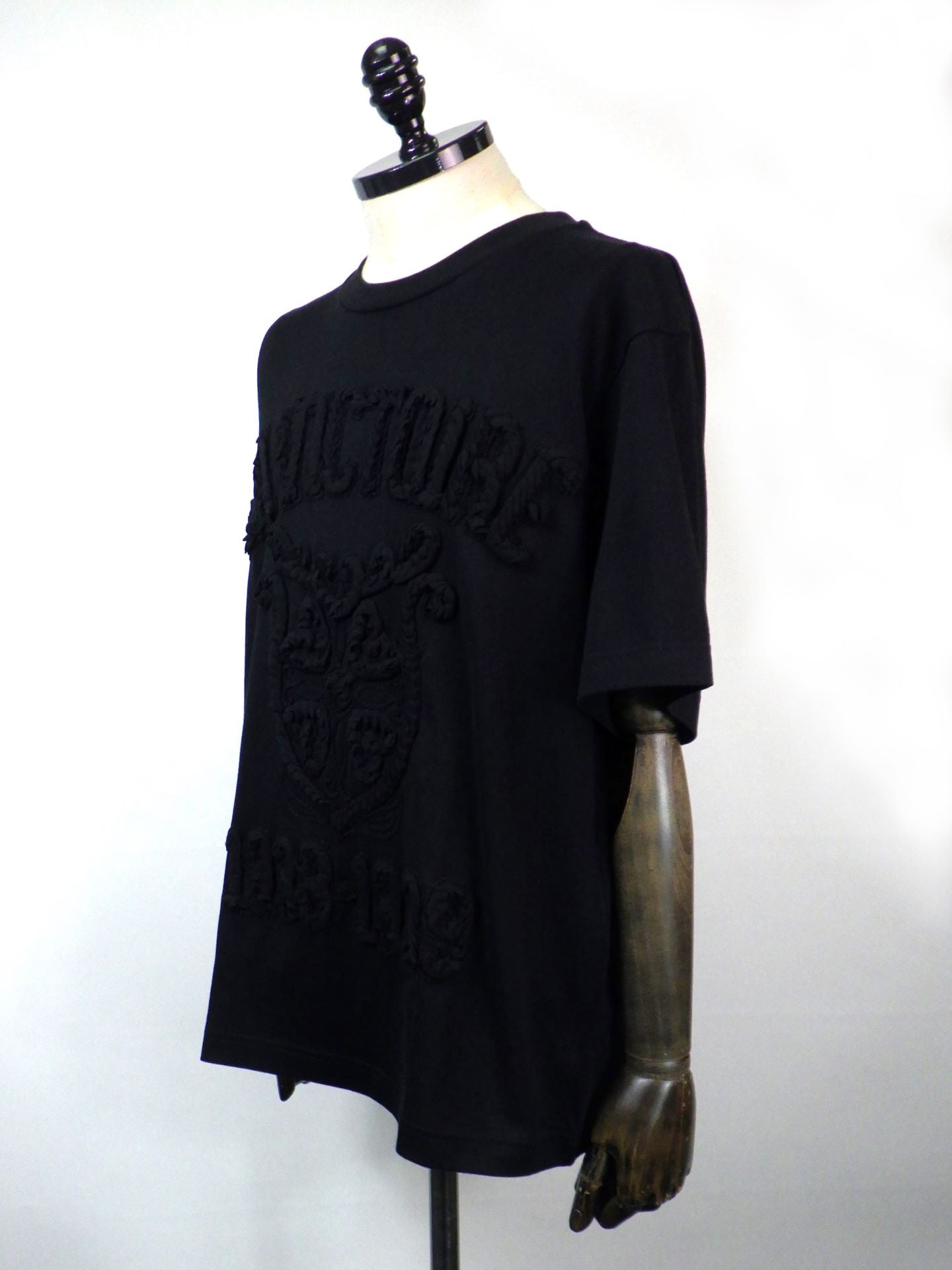 inside23 エンブロイダリーTシャツ BK Inside 23 | KAMENASHI KAZUYA