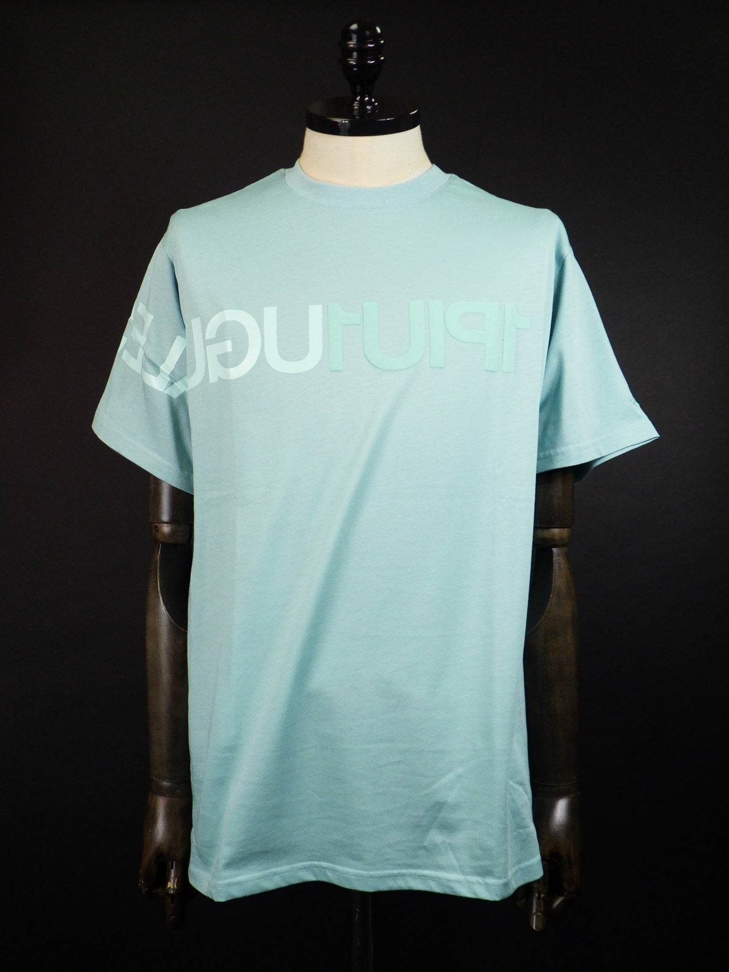 1PIU1UGUALE3 RELAX　ビッグロゴインバーテッドTシャツ　UST-25063-SAX