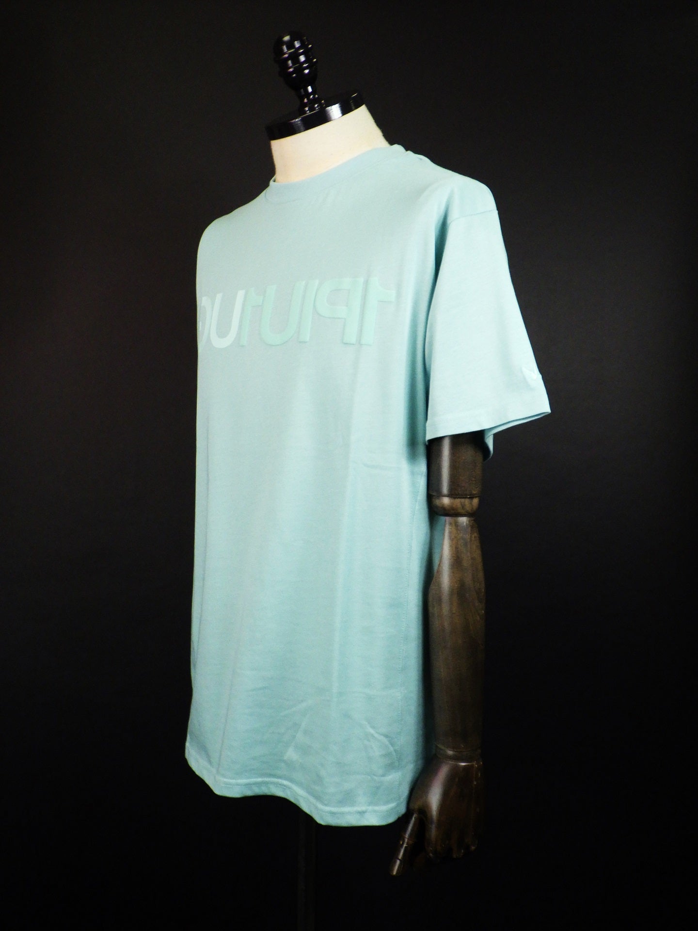 1PIU1UGUALE3 RELAX　ビッグロゴインバーテッドTシャツ　UST-25063-SAX