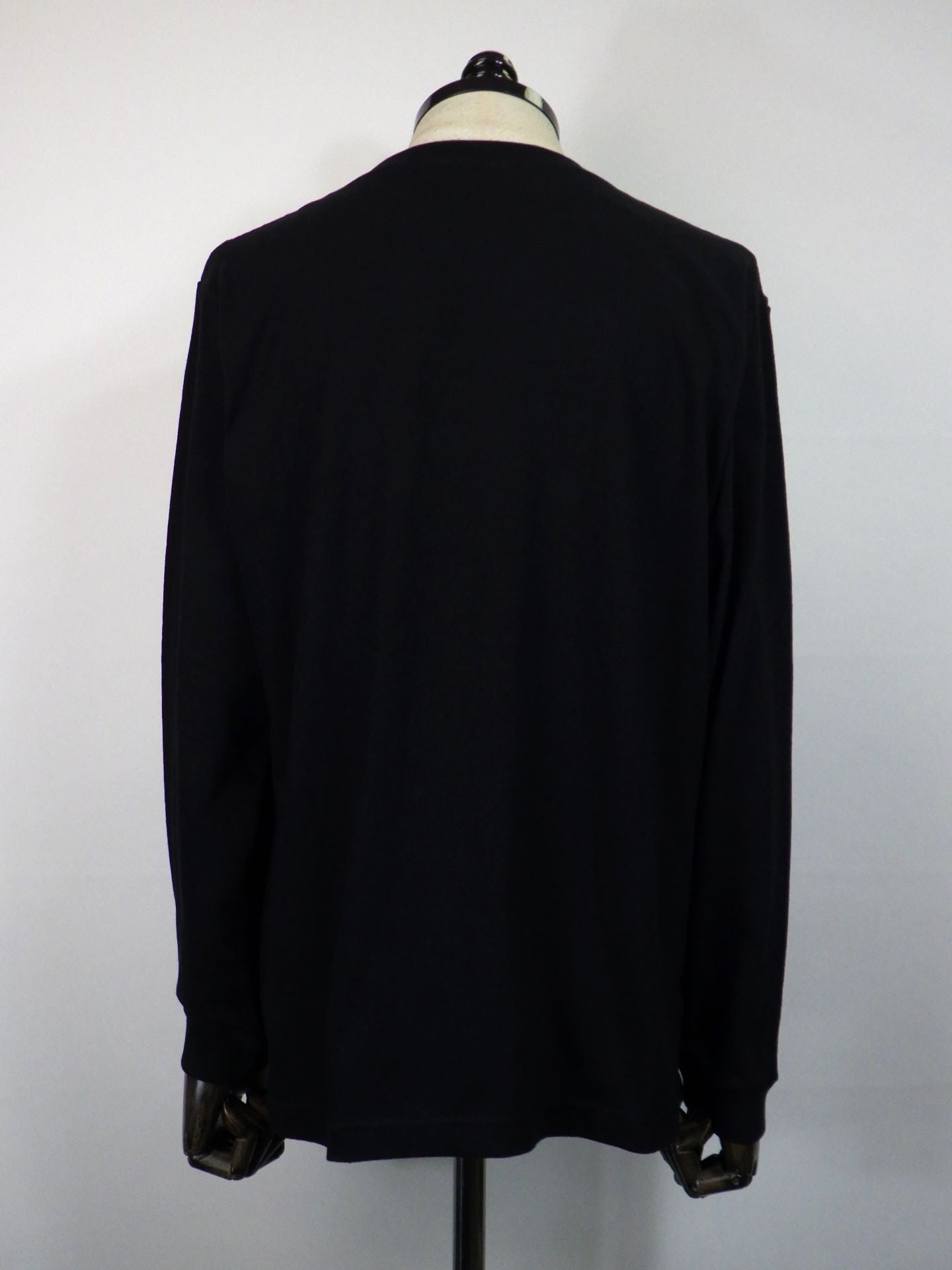 STUD MUFFIN　コットン天竺 ラベルスマイル発泡プリントLS Tシャツ　524-02819-BK