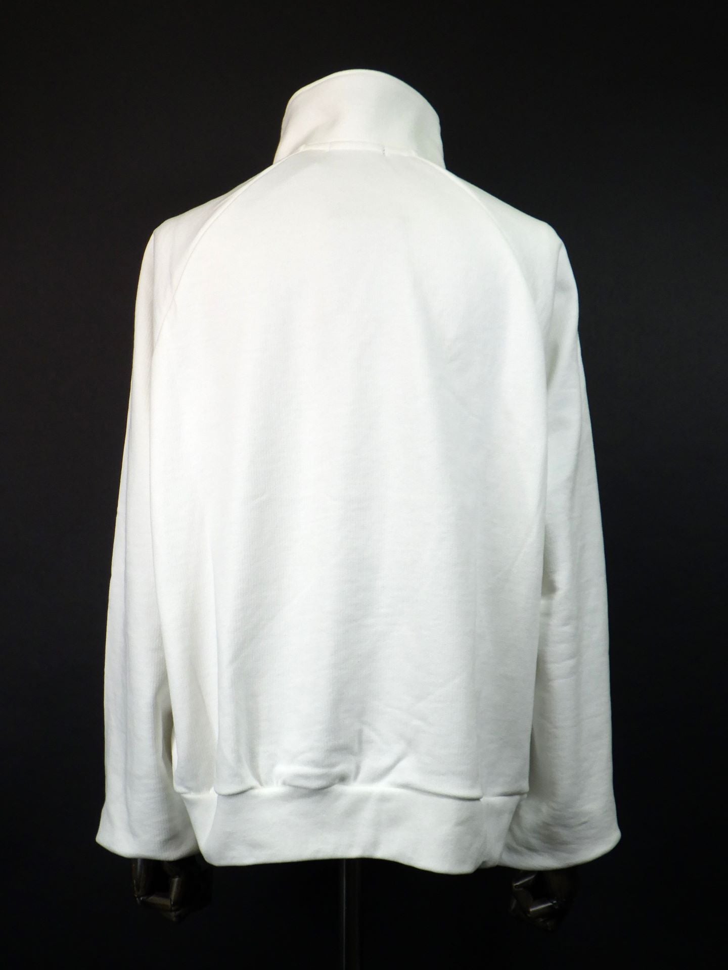 TAAKK　エンブロイダリースウェットシャツ　TA25AW-JR089-WH