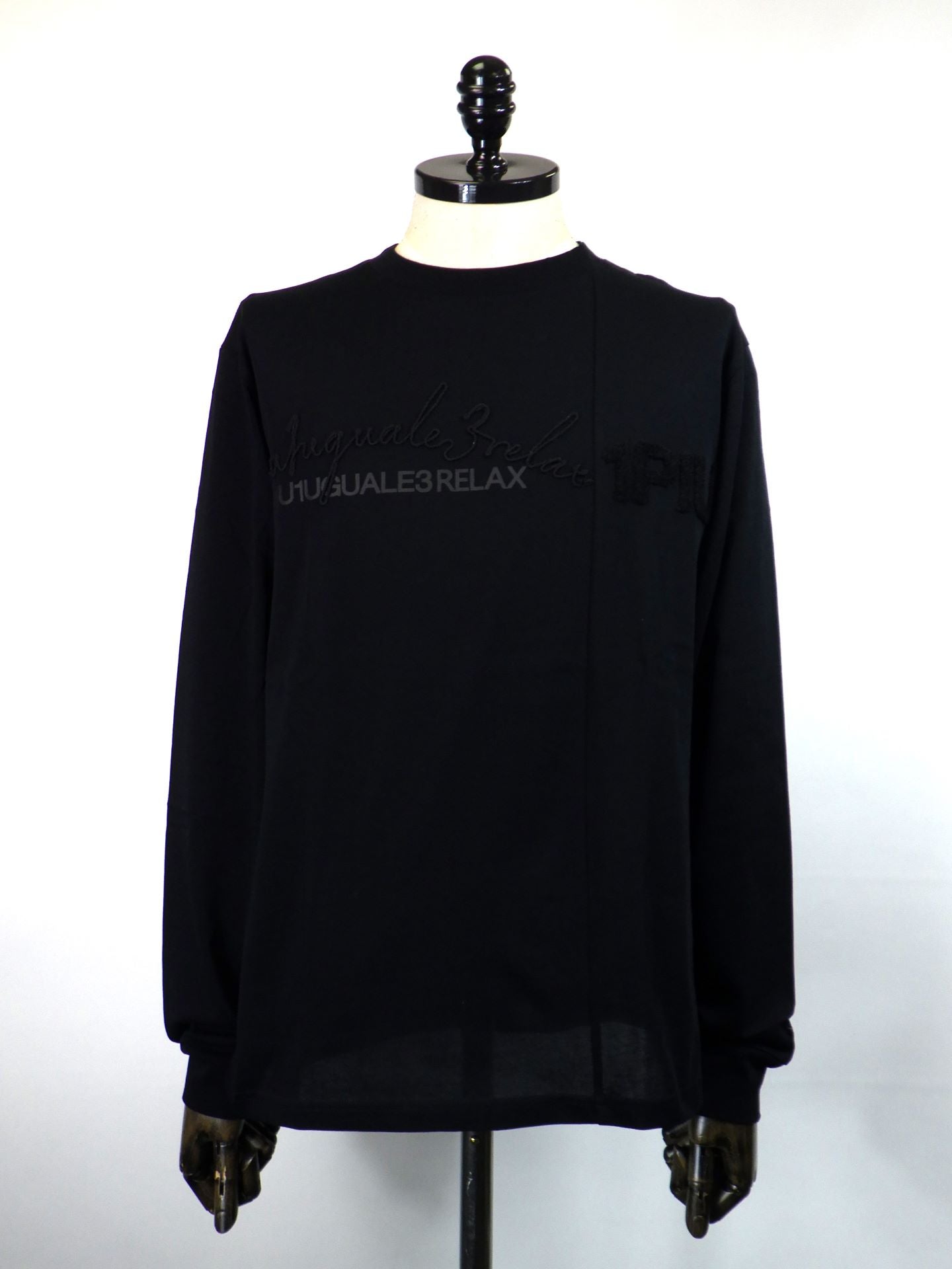 1PIU1UGUALE3 RELAX　スウィッチングロゴロングTシャツ　UST-25132-BK