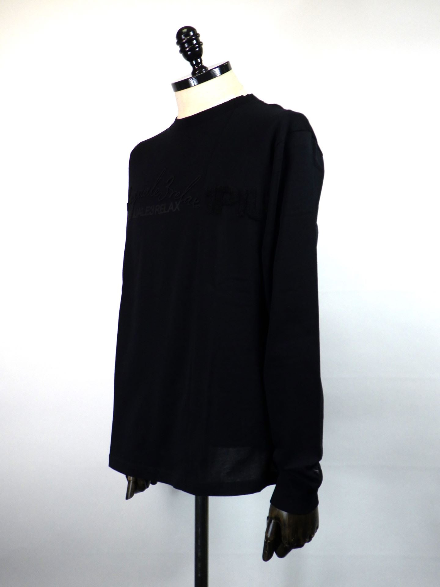 1PIU1UGUALE3 RELAX　スウィッチングロゴロングTシャツ　UST-25132-BK