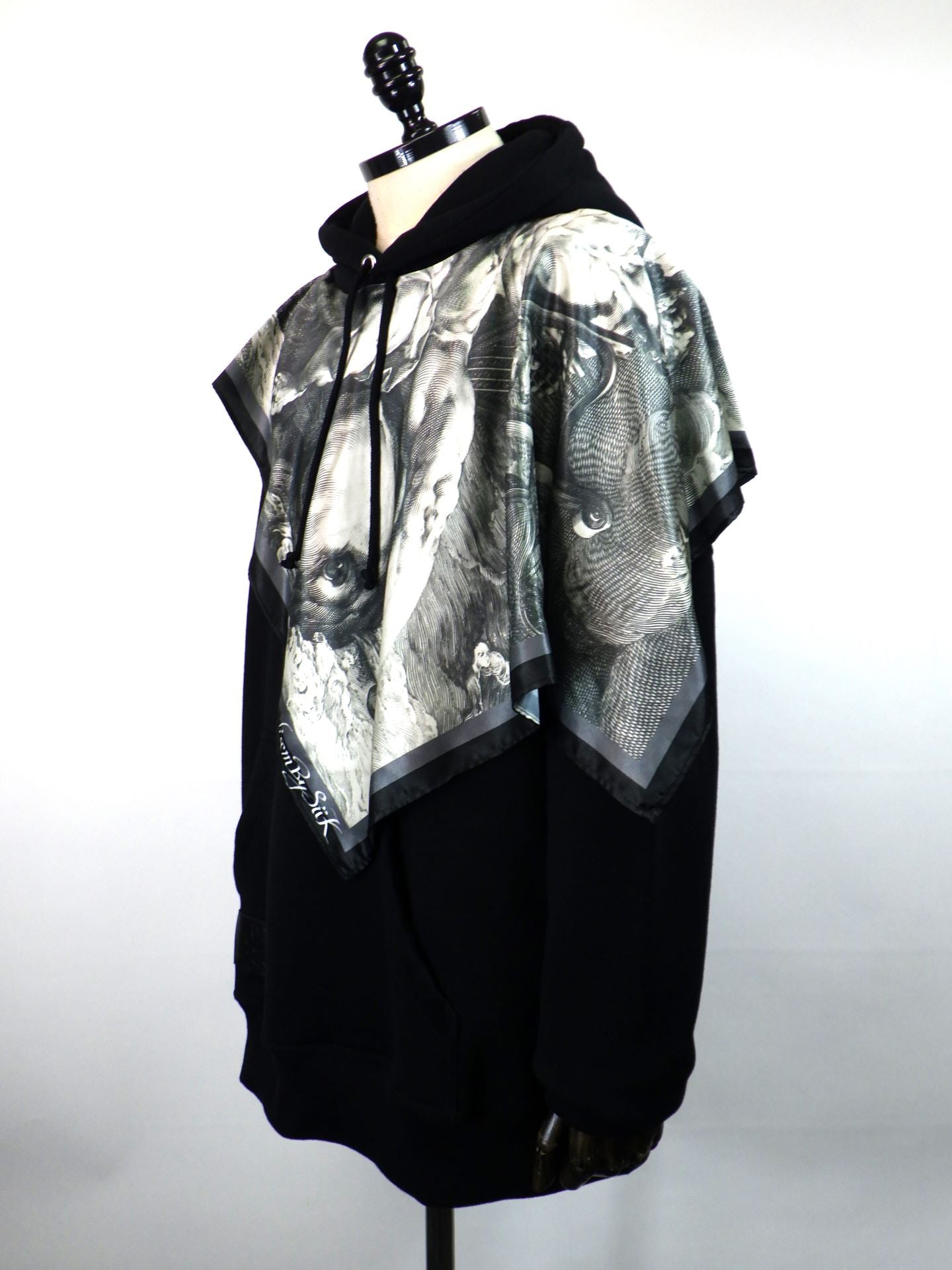 disemBySiiK　スカーフドッキングフーディー　25AW037BK-1