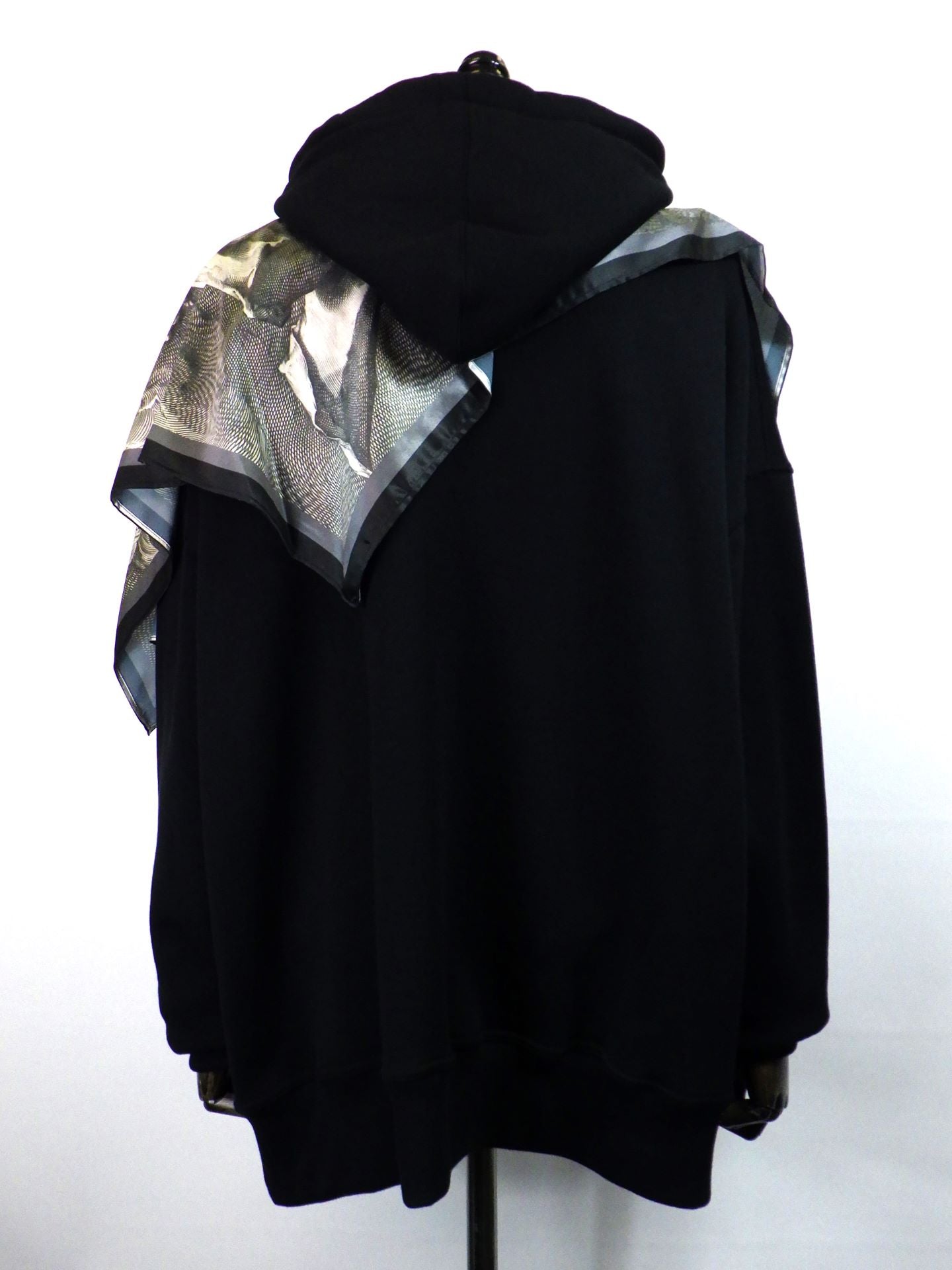 disemBySiiK　スカーフドッキングフーディー　25AW037BK-1