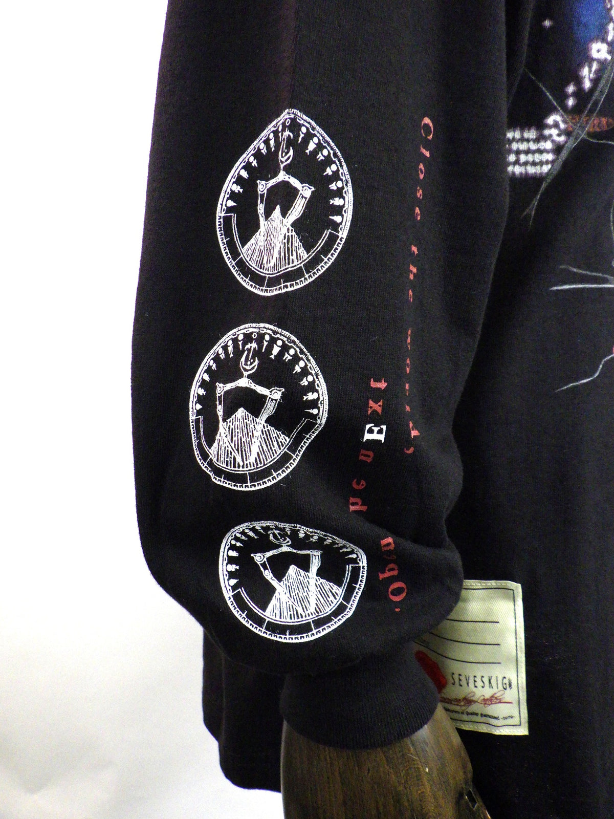 SEVESKIG　SEV vs lain Layer L/SL TEE　CT-SV-NRA-1011-BK