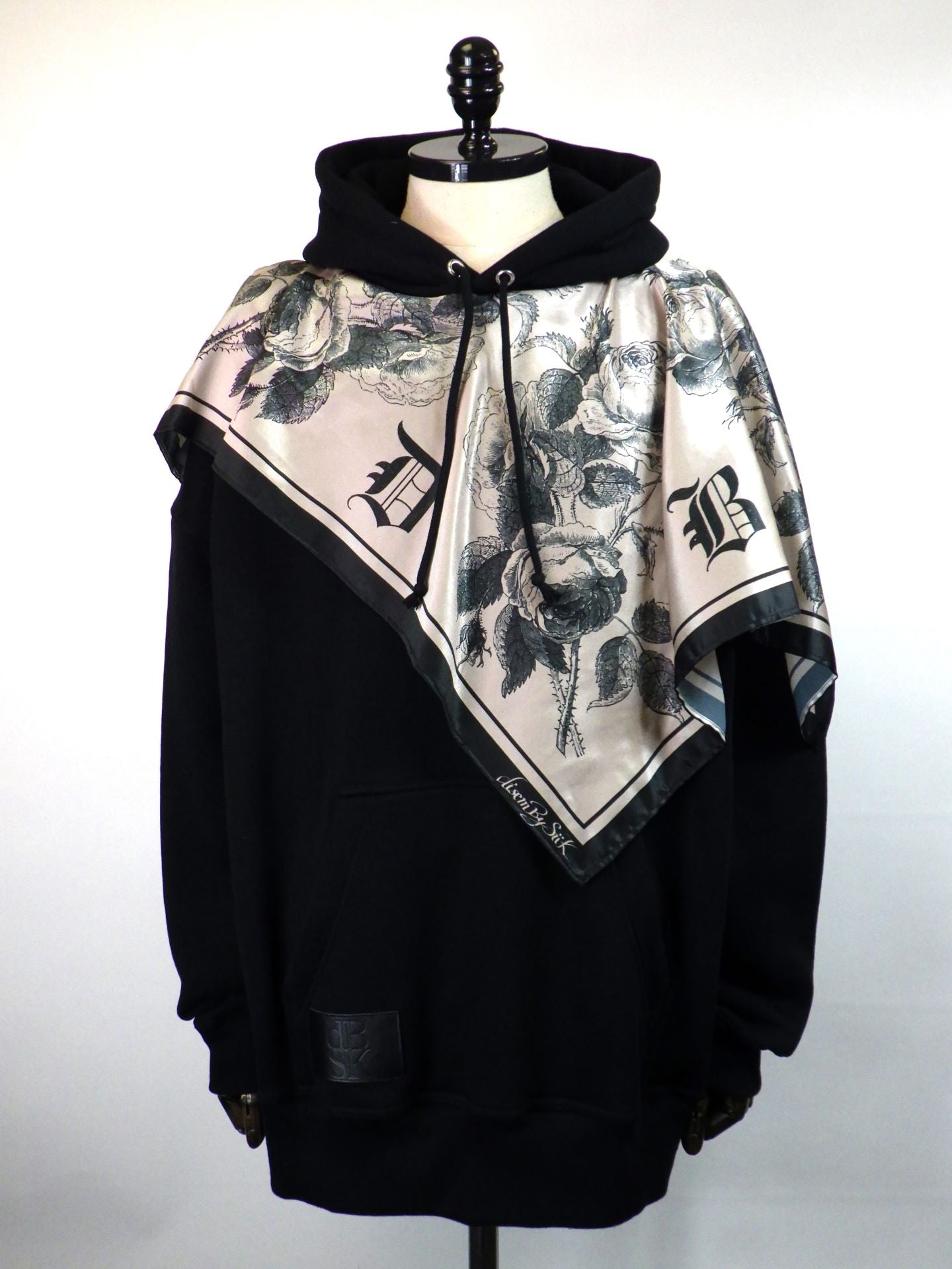 disemBySiiK　スカーフドッキングフーディー　25AW037BK-2