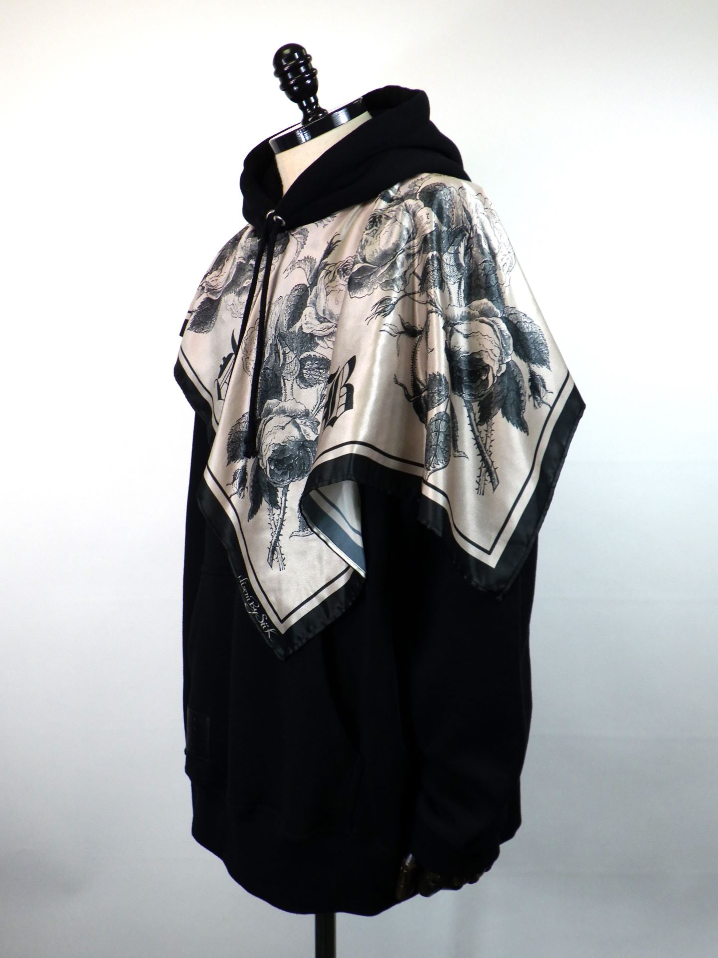 disemBySiiK　スカーフドッキングフーディー　25AW037BK-2