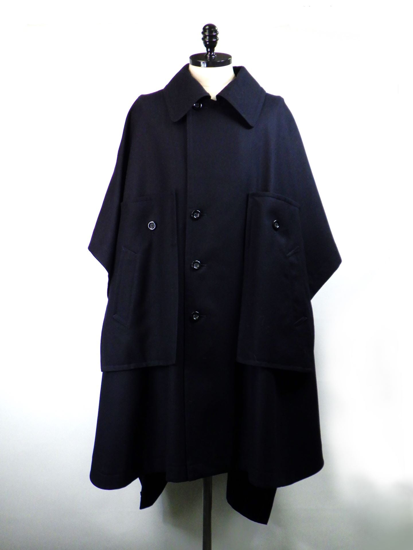 UJOH スクエアクローク U744-C05-101 – KAWANO