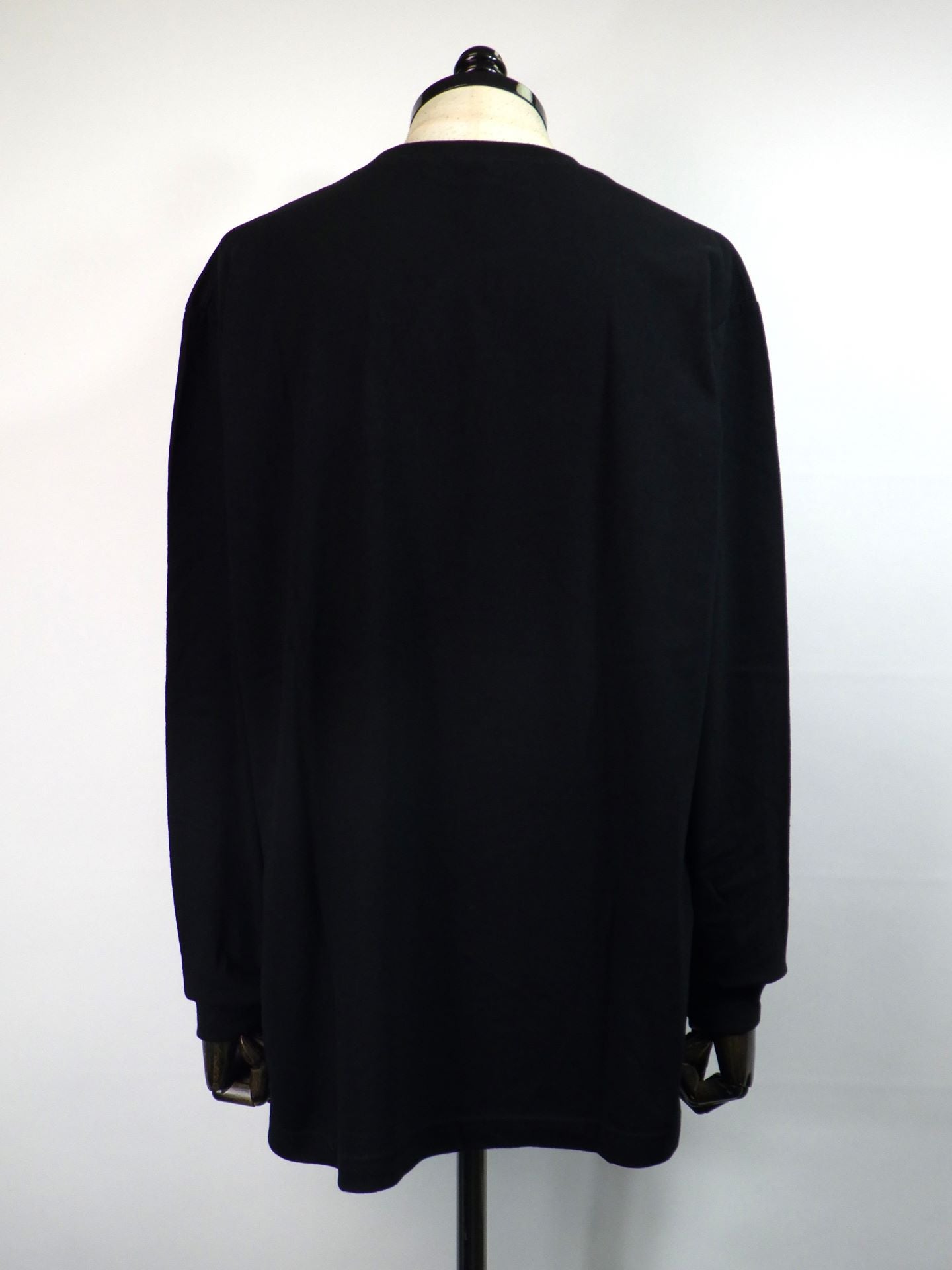 STUD MUFFIN　コットン天竺 ステッカーコラージュ ハンドニットパッチLS Tシャツ　514-02779-BK