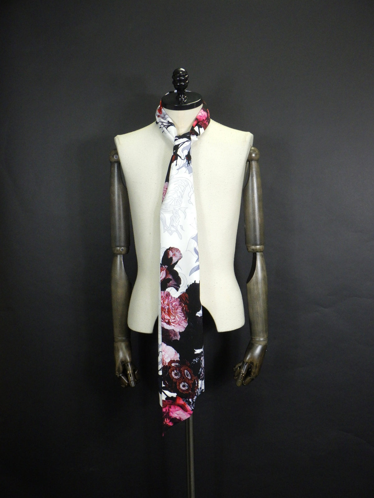 kiryuyrik　 Goth Flora Suede Satin Stole　KW-STL10-900-WHT