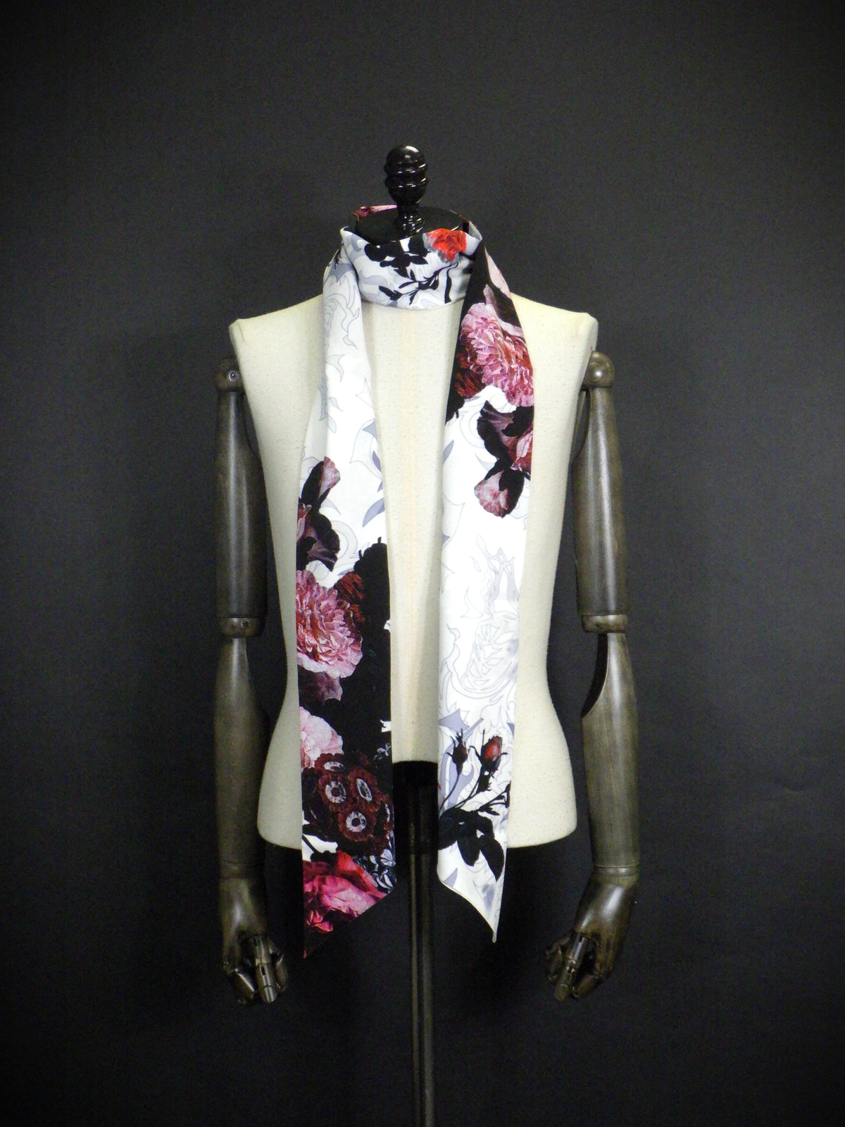 kiryuyrik　 Goth Flora Suede Satin Stole　KW-STL10-900-WHT