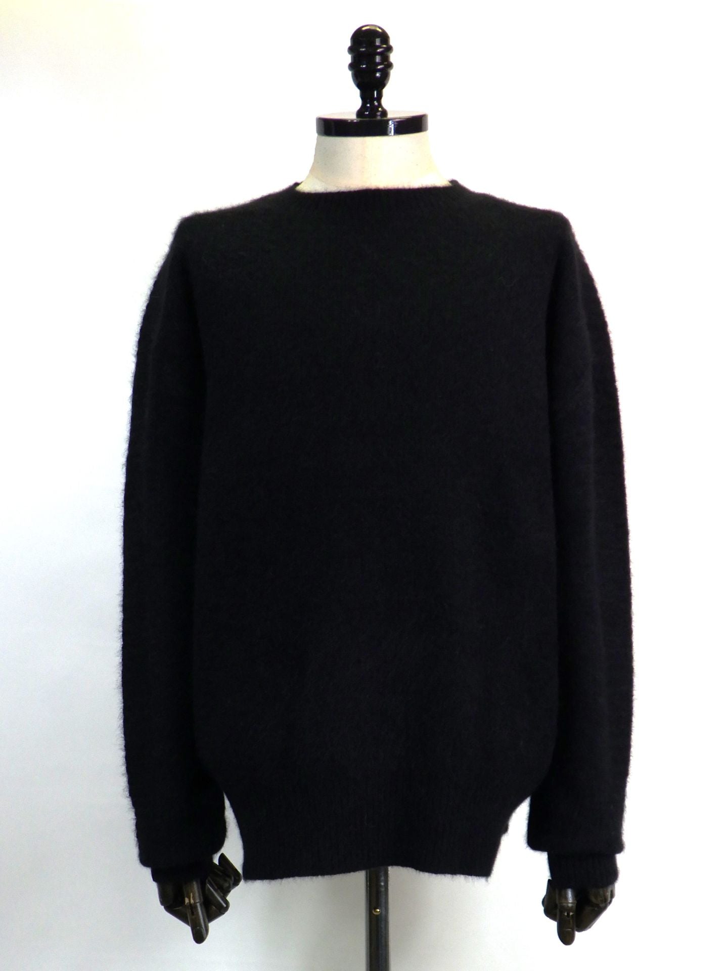 DELUXE　キティエンパイアセーター　25AD3216-BK