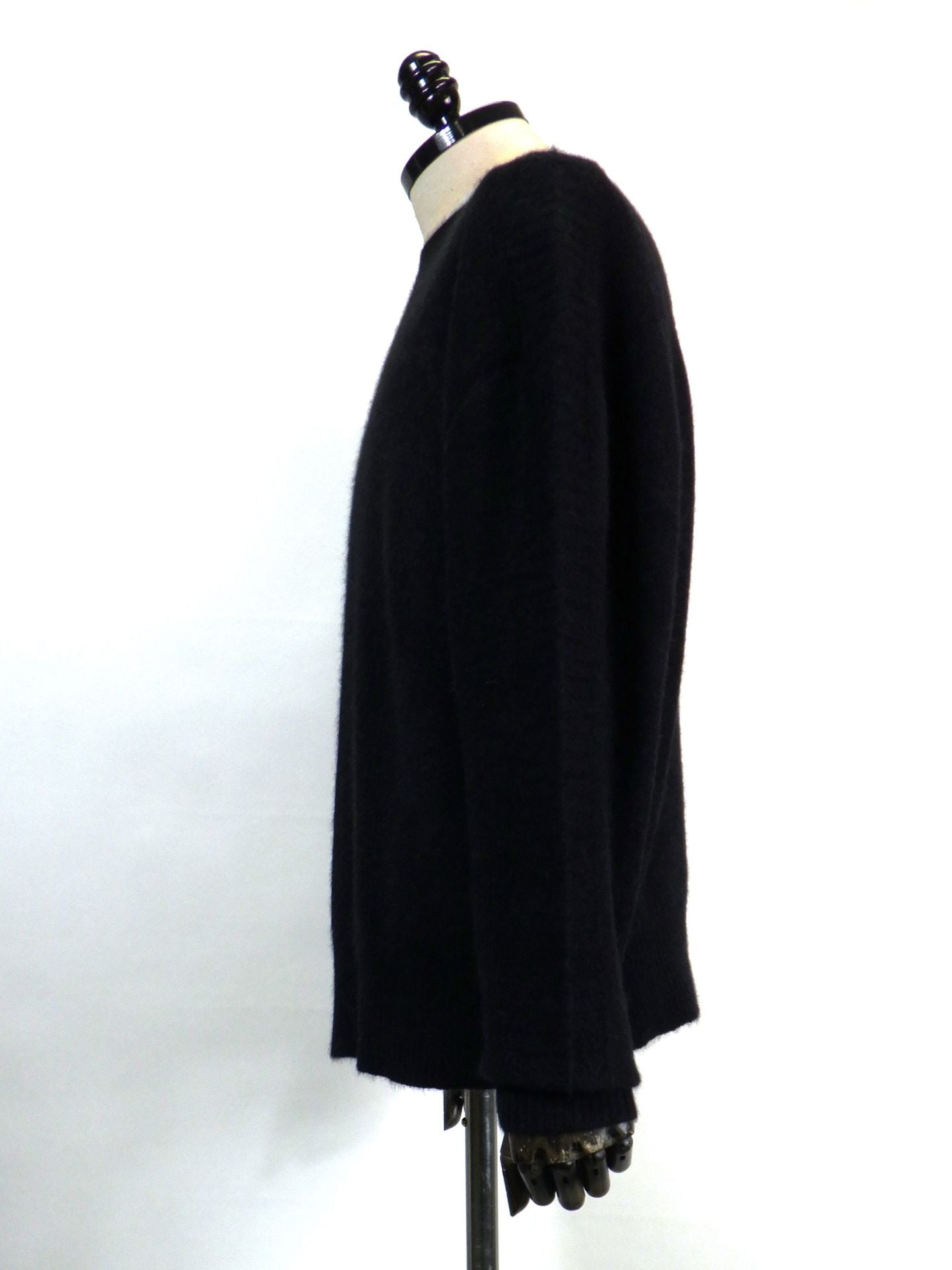 DELUXE　キティエンパイアセーター　25AD3216-BK