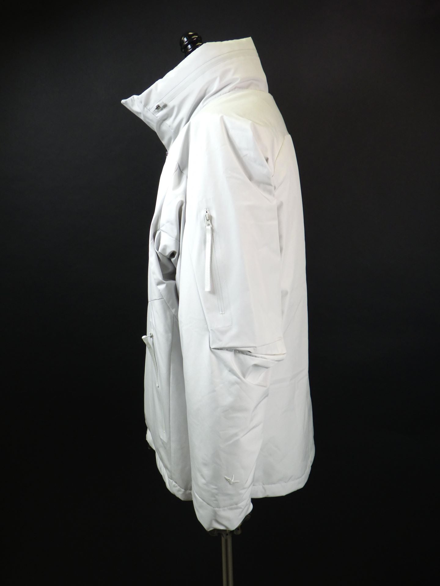 1PIU1UGUALE3 RELAX　スタンドネックダウンジャケットブルゾン WINDSTOPPER プロダクト by GORE-TEX LABS　USO-25132-WH