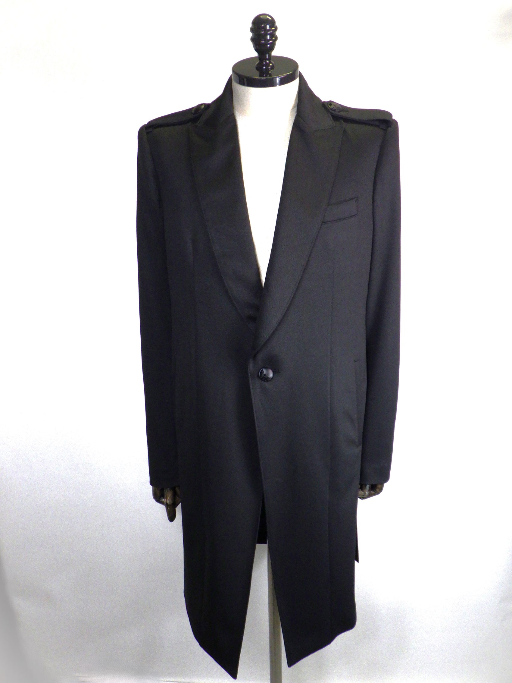 kiryuyrik　カルゼジャージーエポレットピークドラペルロングジャケット　KU-HJ71-906-BK