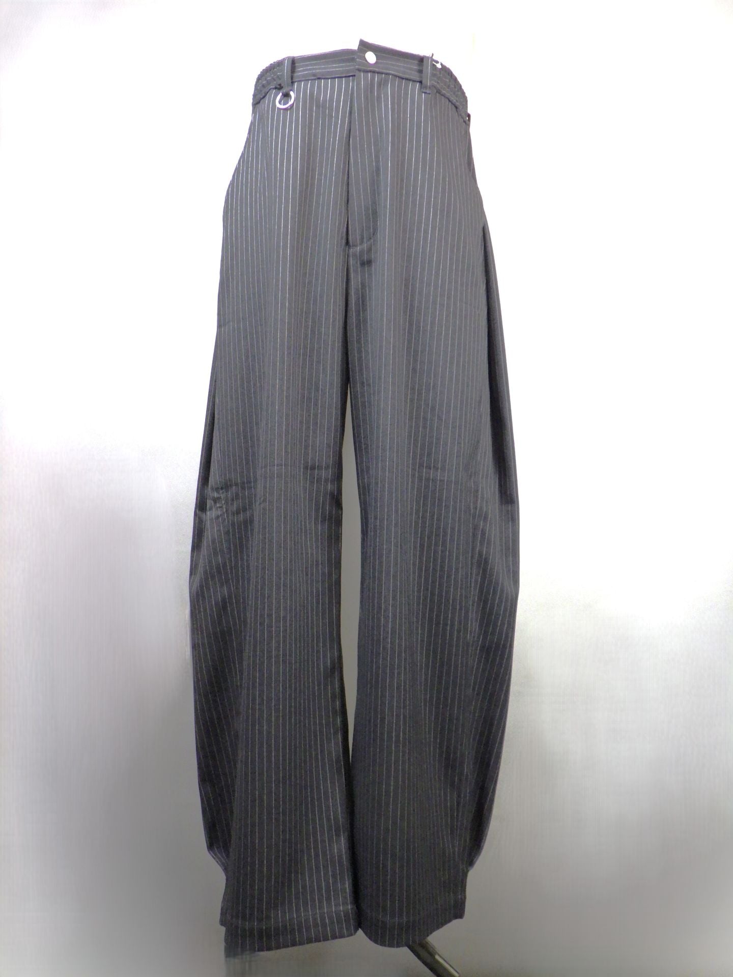 SUPERTHANKS　TRピンストライプサイドタックワイドパンツ　ST261PT01A