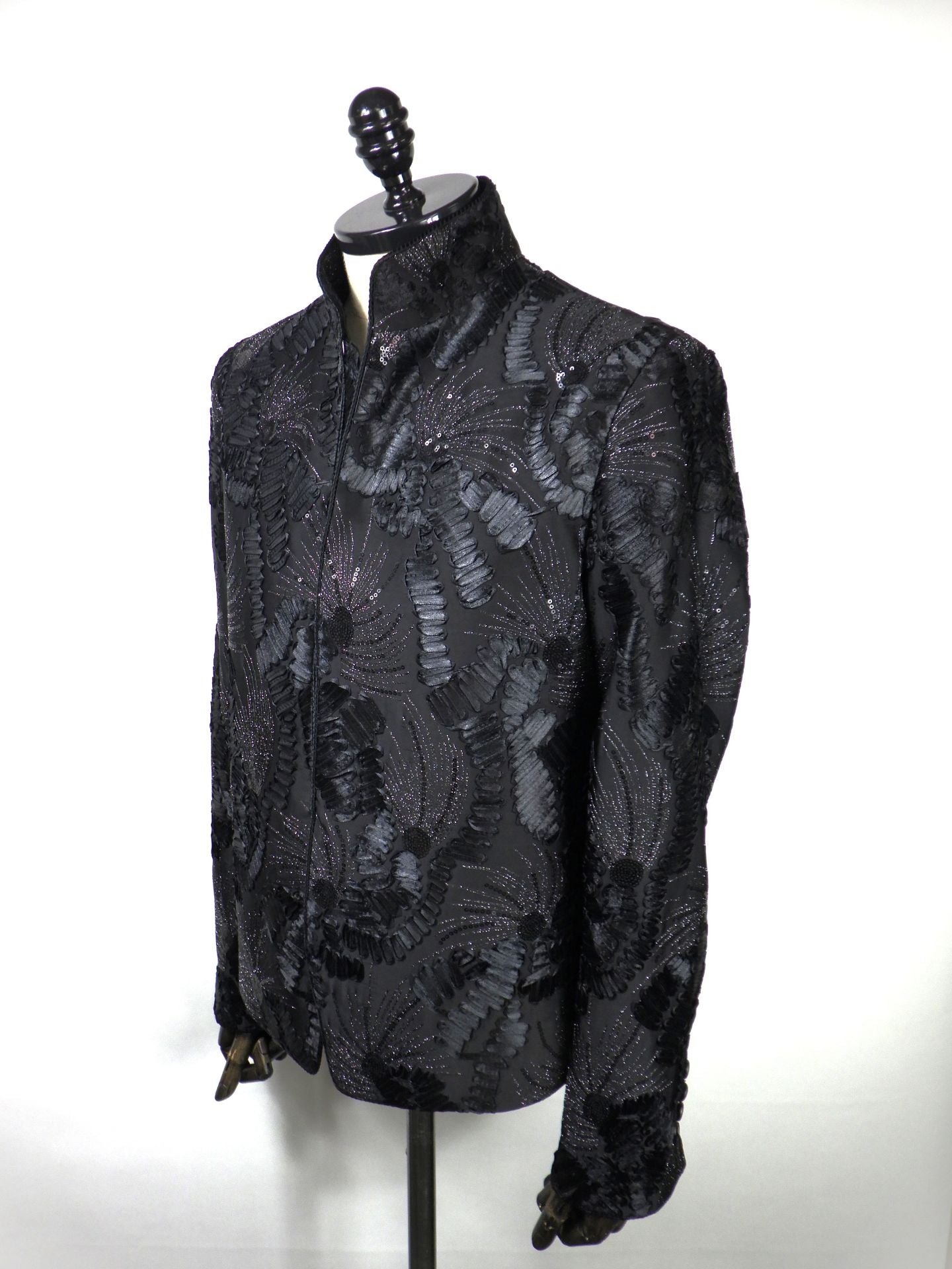 SOS TE NUTO　リボンエンブロイダリーサテンスタンドカラージャケット　2613Z02