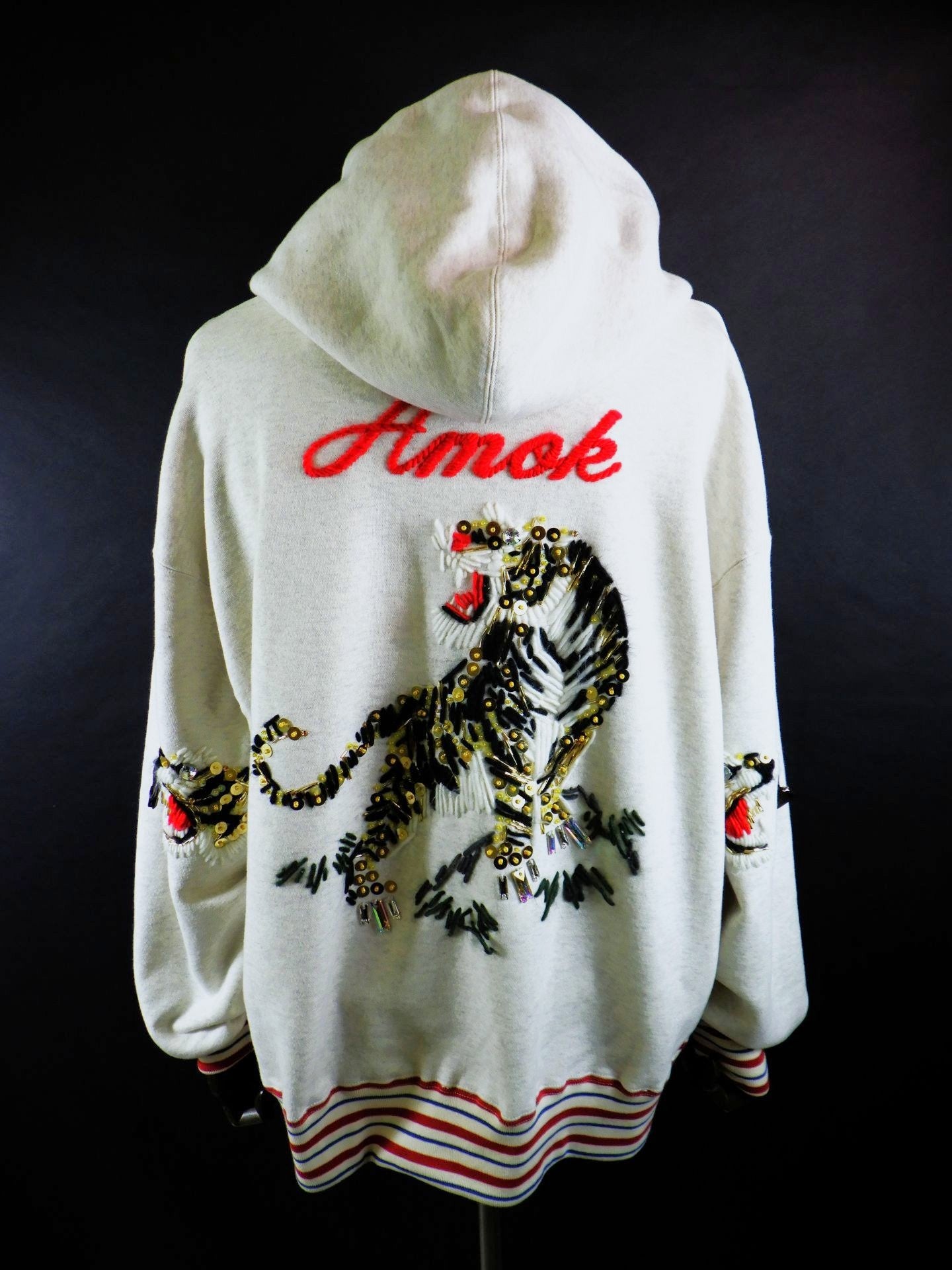 amok　ネッククロススウェットシャツ　261036-WHT