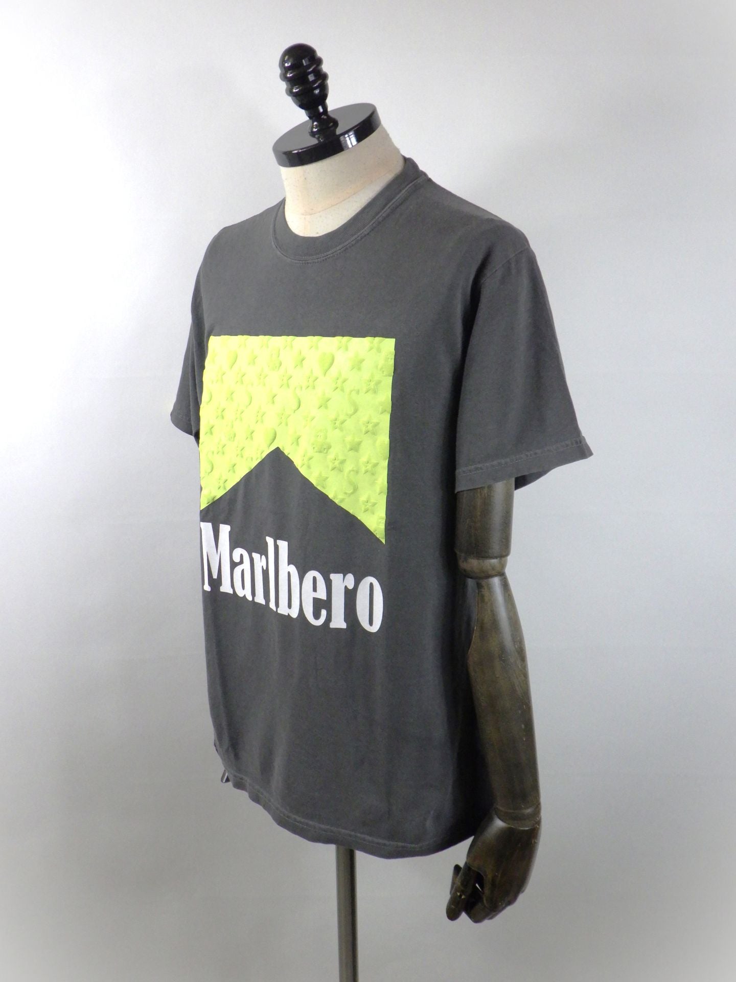 STUD MUFFIN　ピグメントウォッシュドコットン天竺 MARBEROフォームプリント SSシャツ　614-02873-C.GY
