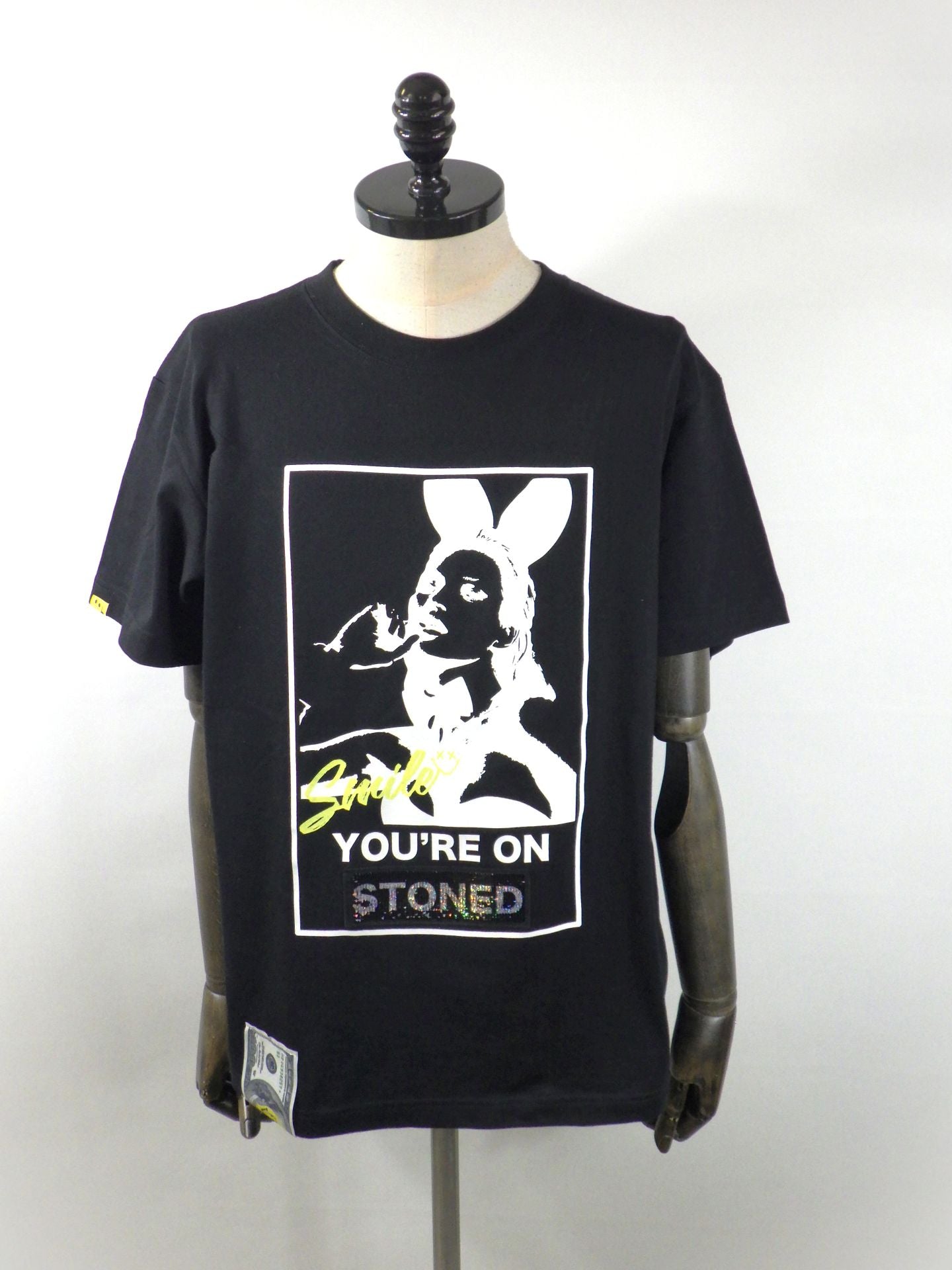 STUD MUFFIN　コットン天竺YOURE ON STONEDシークインSSシャツ　614-02875-BK