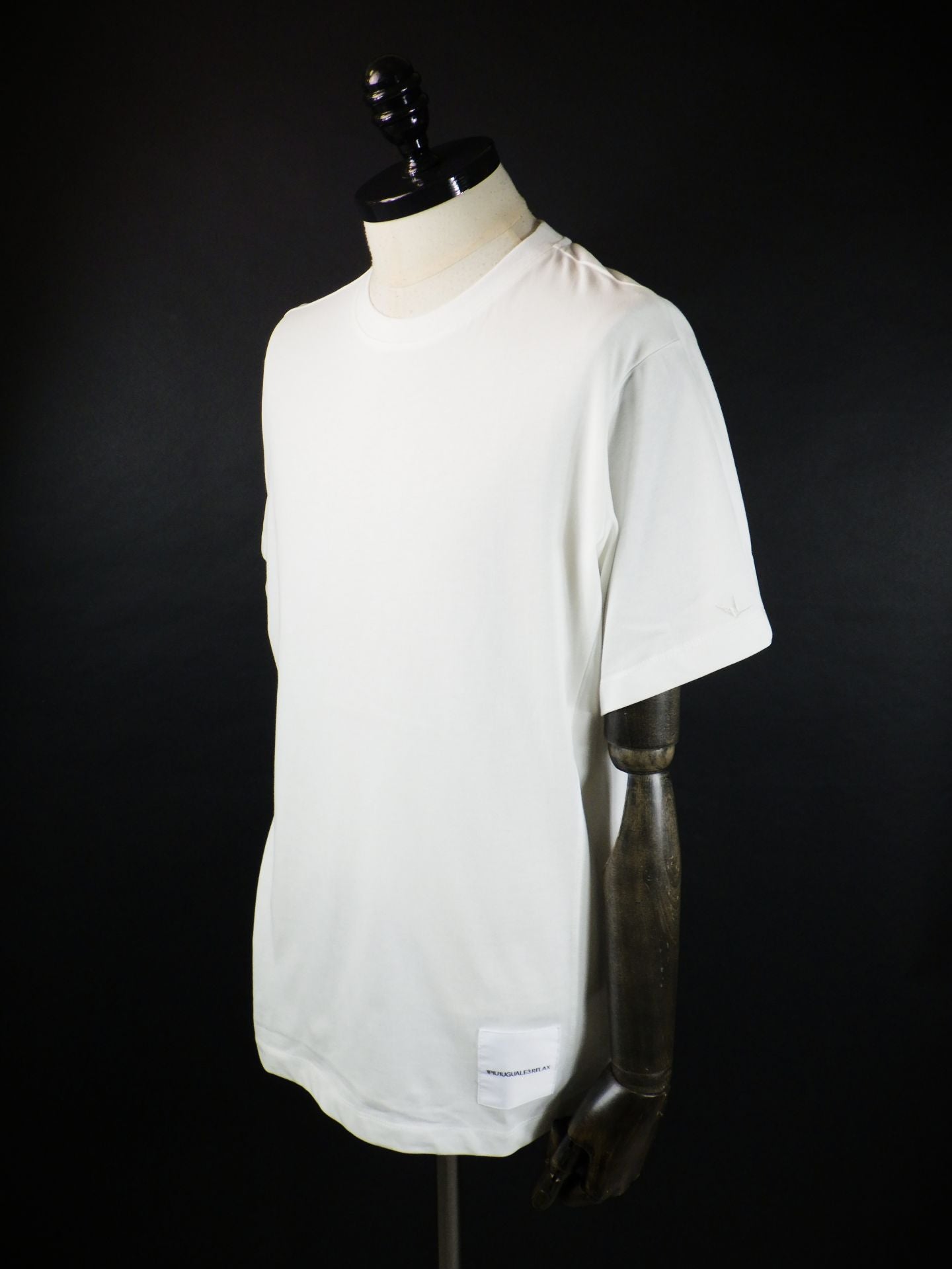1PIU1UGUALE3 RELAX　ネームパッチ半袖Tシャツ　UST-26085-WH