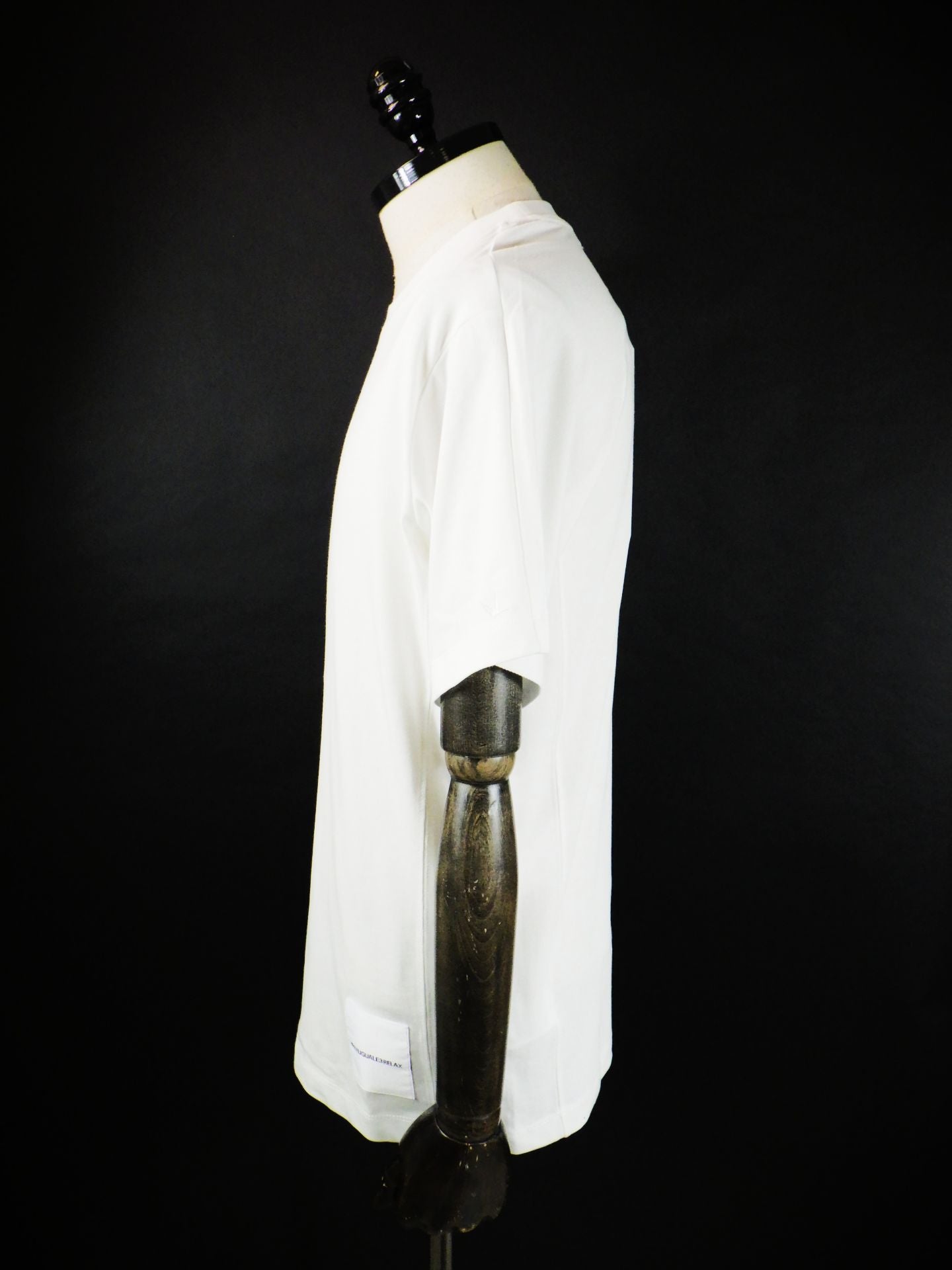 1PIU1UGUALE3 RELAX　ネームパッチ半袖Tシャツ　UST-26085-WH