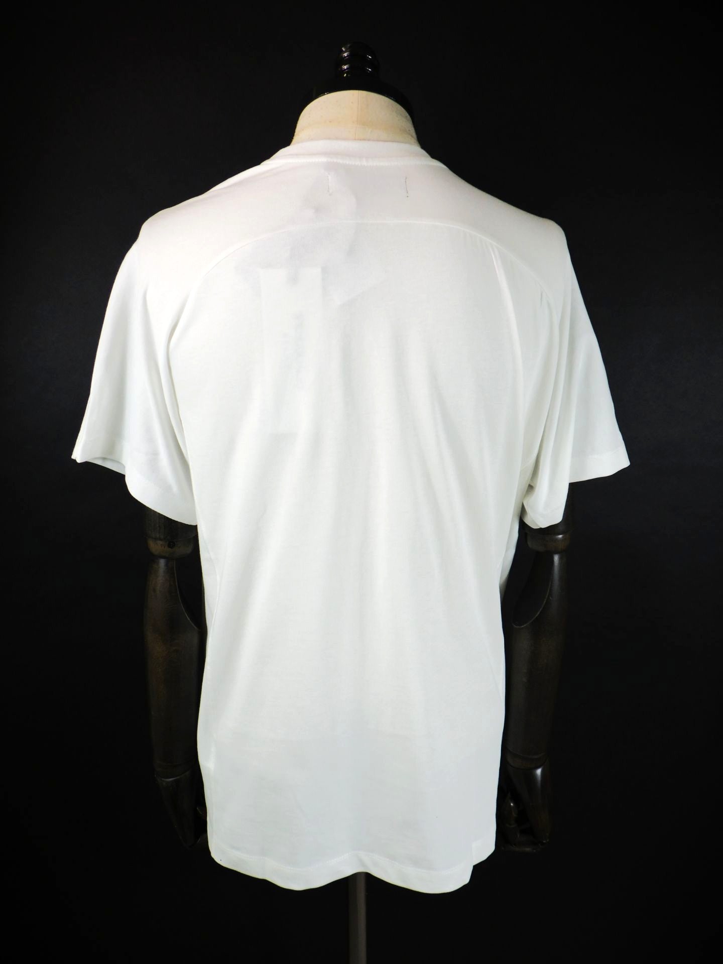 1PIU1UGUALE3 RELAX　ネームパッチ半袖Tシャツ　UST-26085-WH