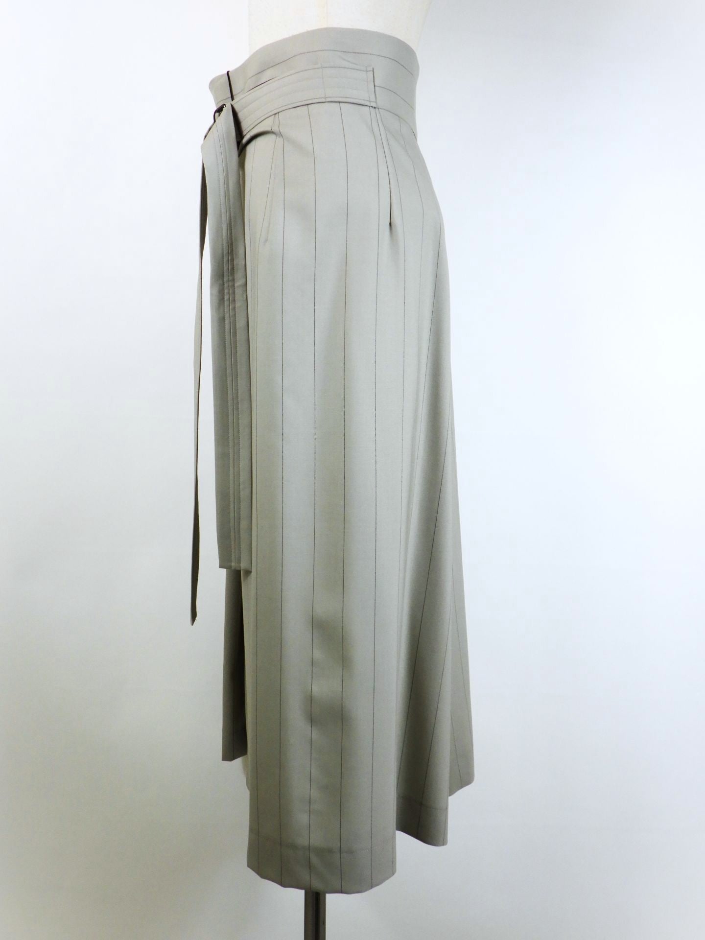 UJOH　クロップドラップパンツ　M732-P56-102