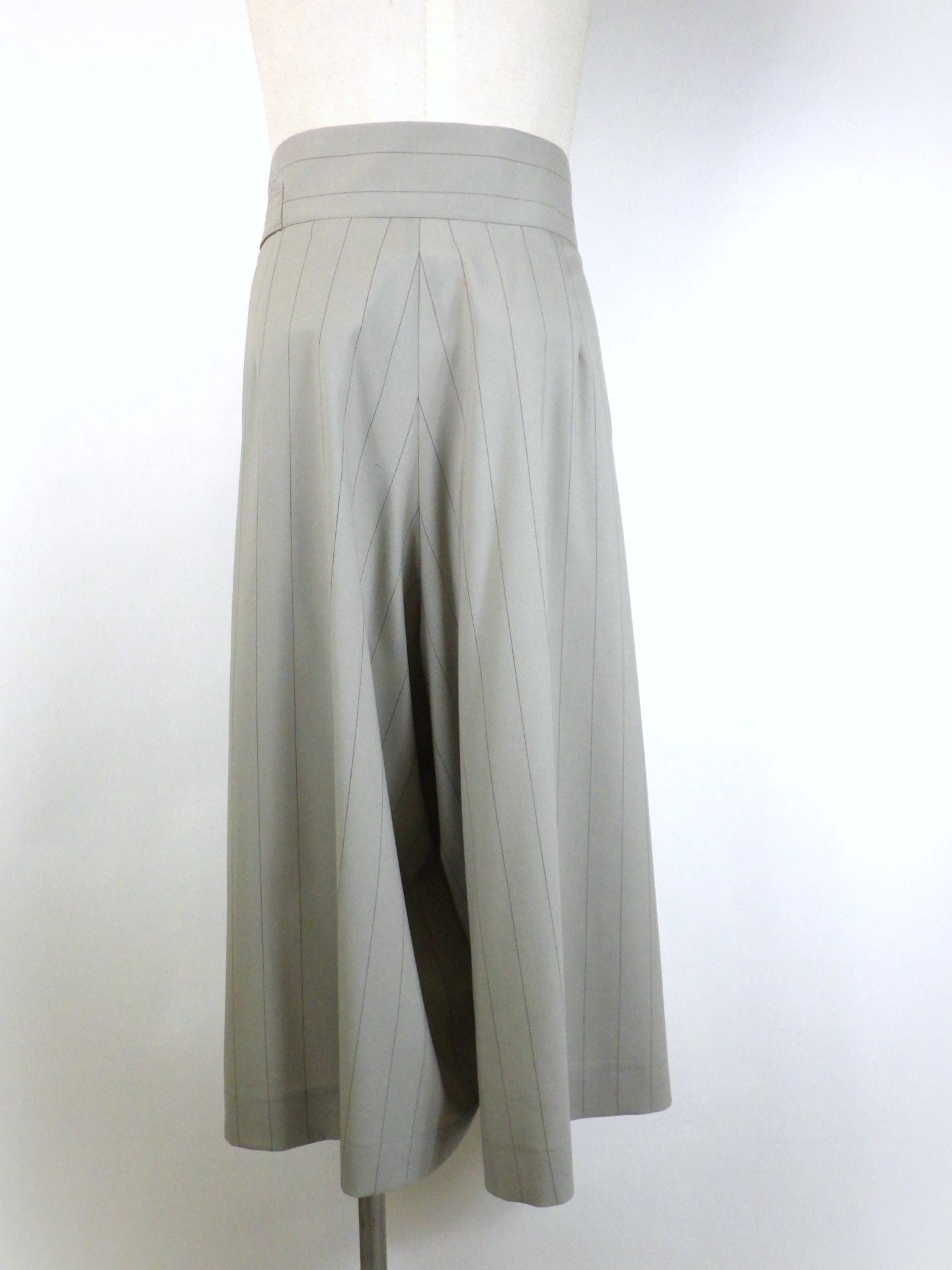 UJOH　クロップドラップパンツ　M732-P56-102