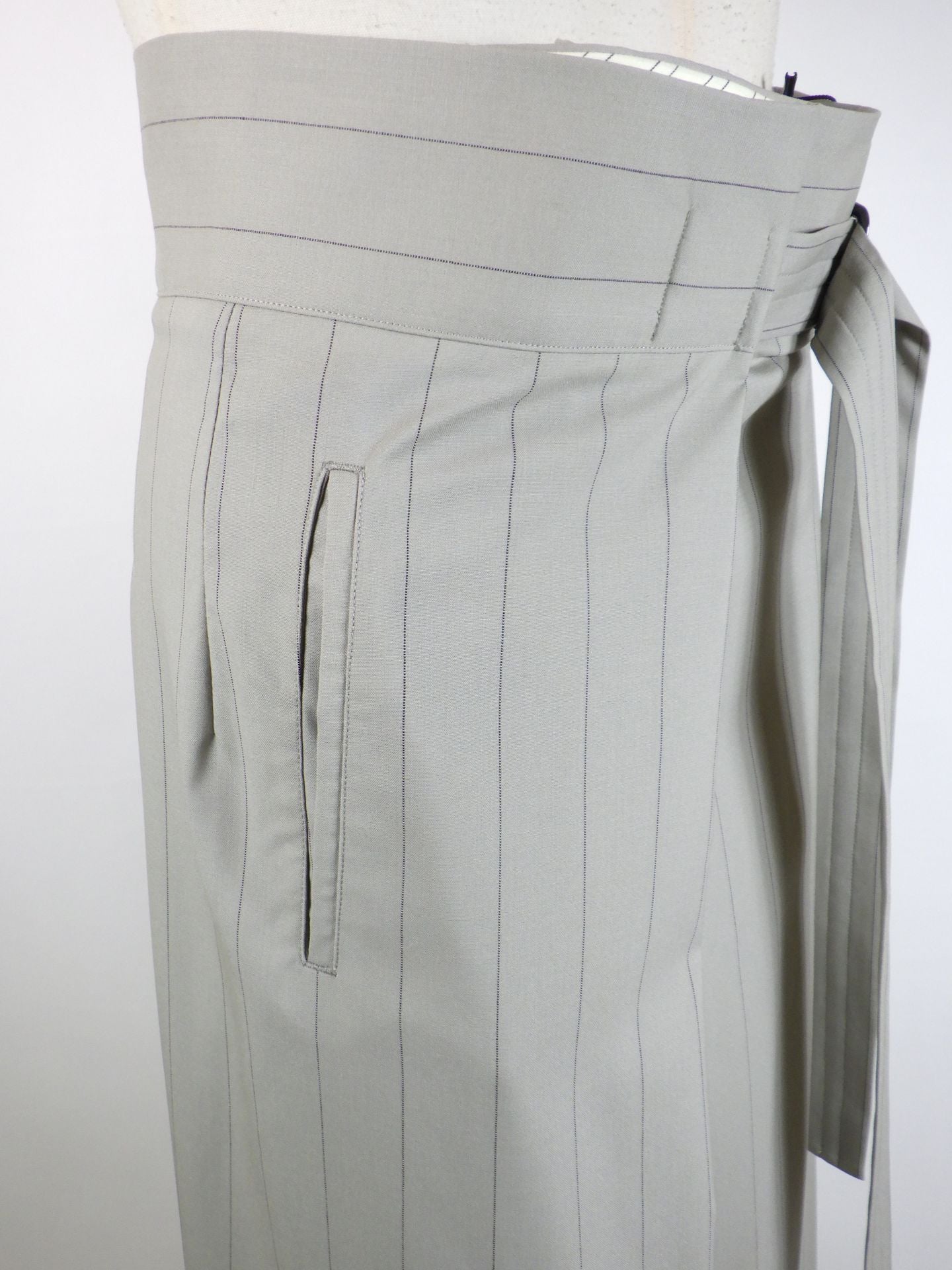 UJOH　クロップドラップパンツ　M732-P56-102