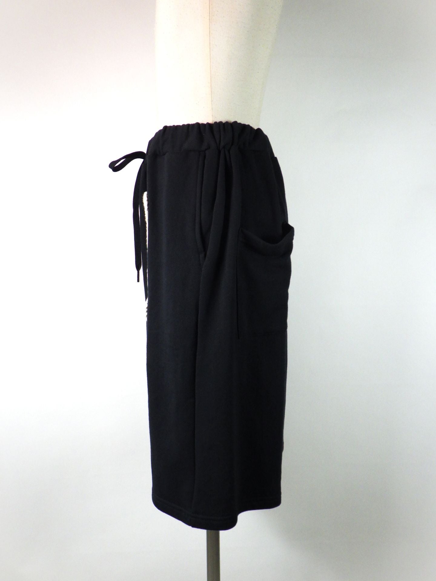 DISCOVERED　ボーンクロシェットスウェットショートパンツ　DC-SS26-CU-08