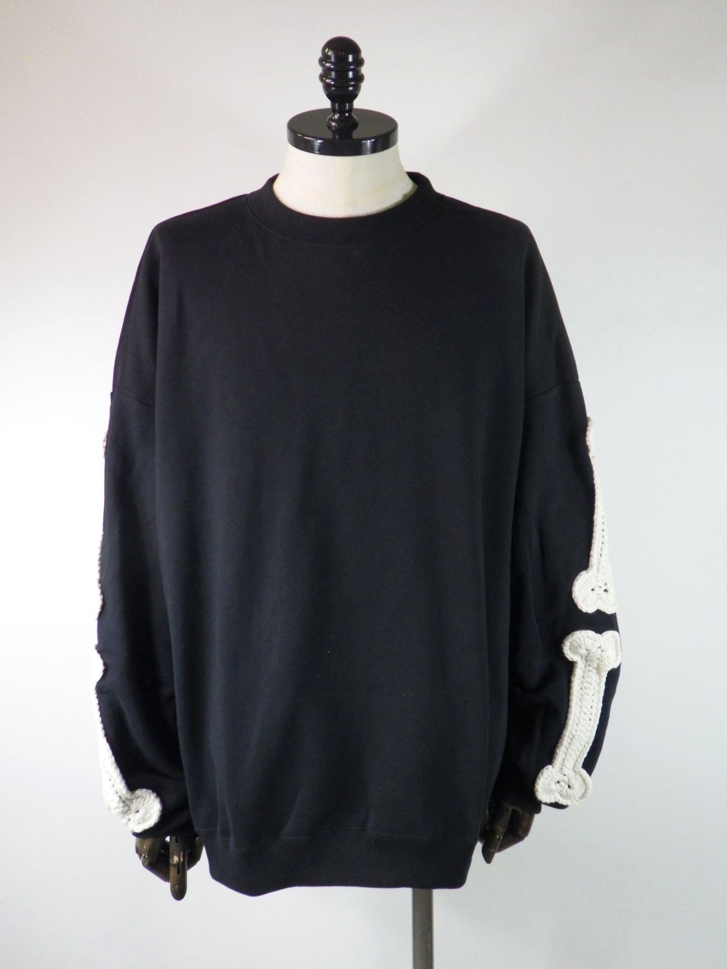 DISCOVERED　ボーンクロシェットスウェット 　DC-SS26-CU-07