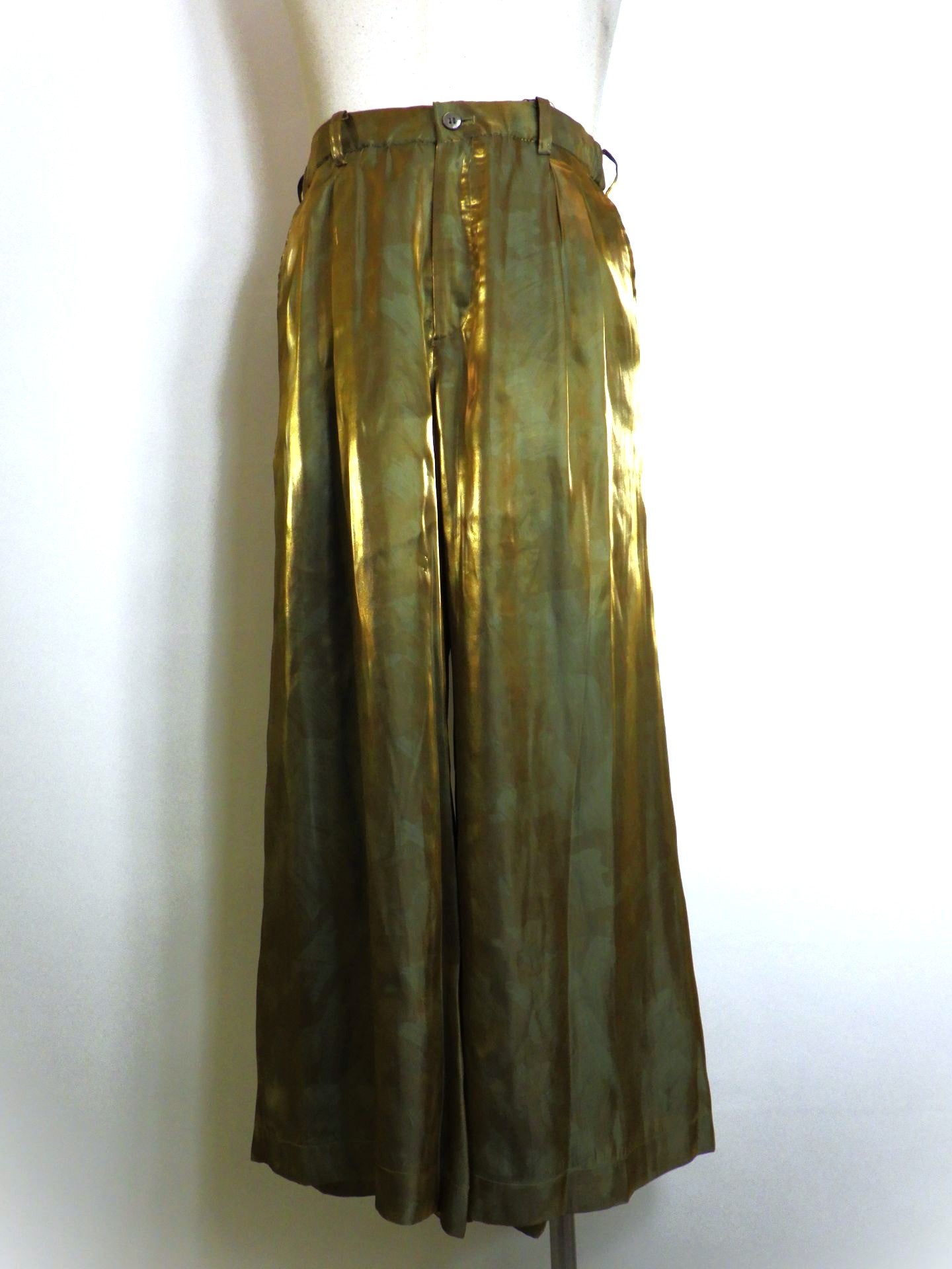 SOS TE NUTO　プラチナサテンワイドパンツ　2615D00