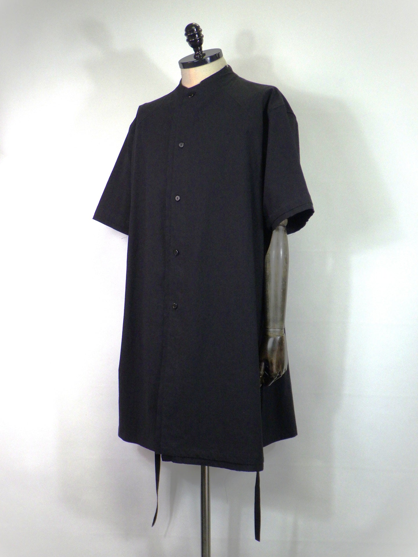 prasthana　strings raw edge s/s shirt　P-2201001-BK