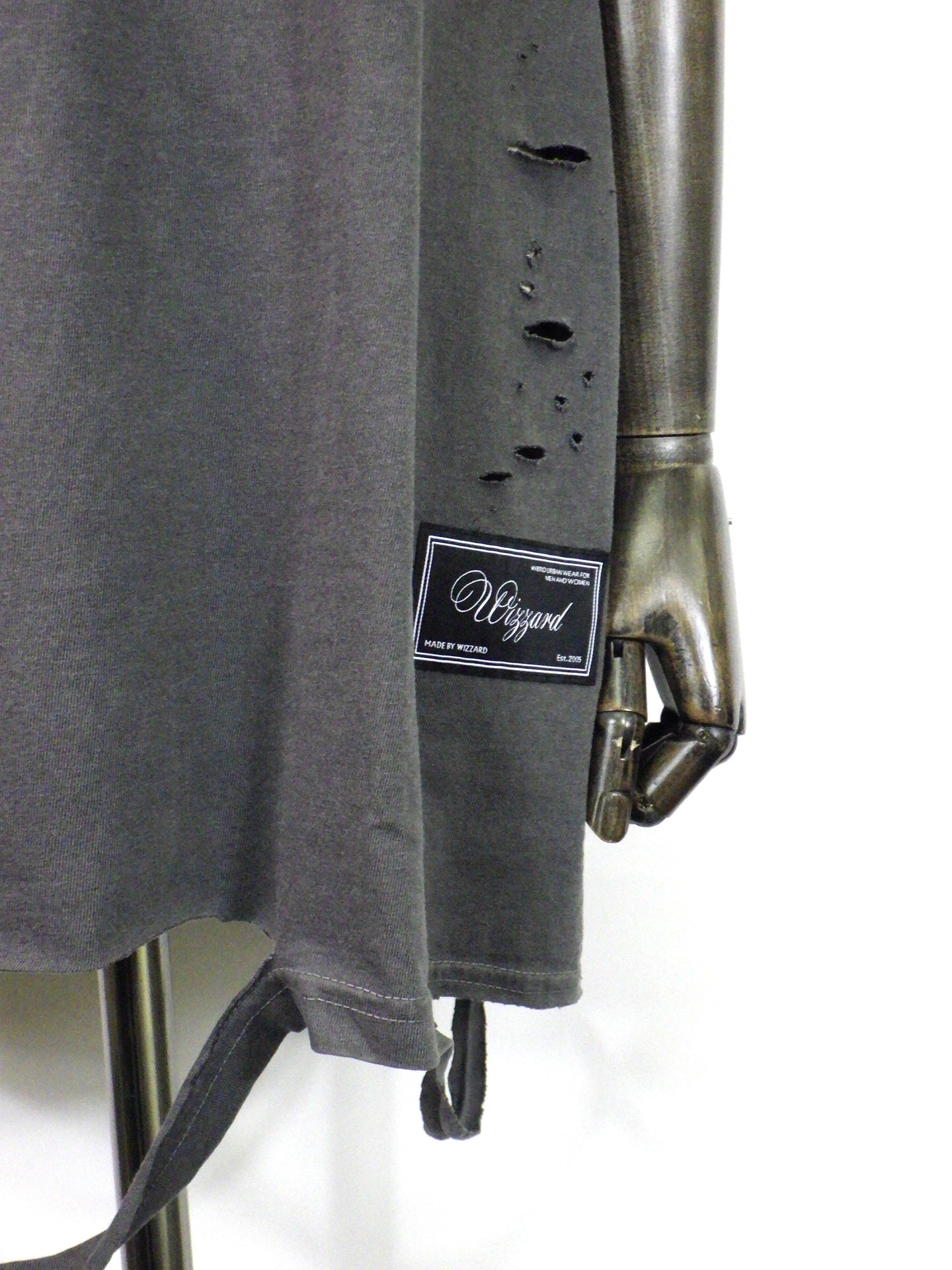 WIZZARD　ディストレスドグラフィックTシャツ　W26SS-GC050-CHACOAL